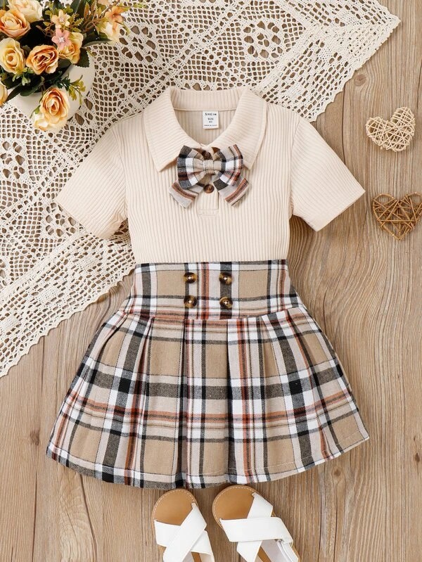 Smėlio spalvos kostiumėlis