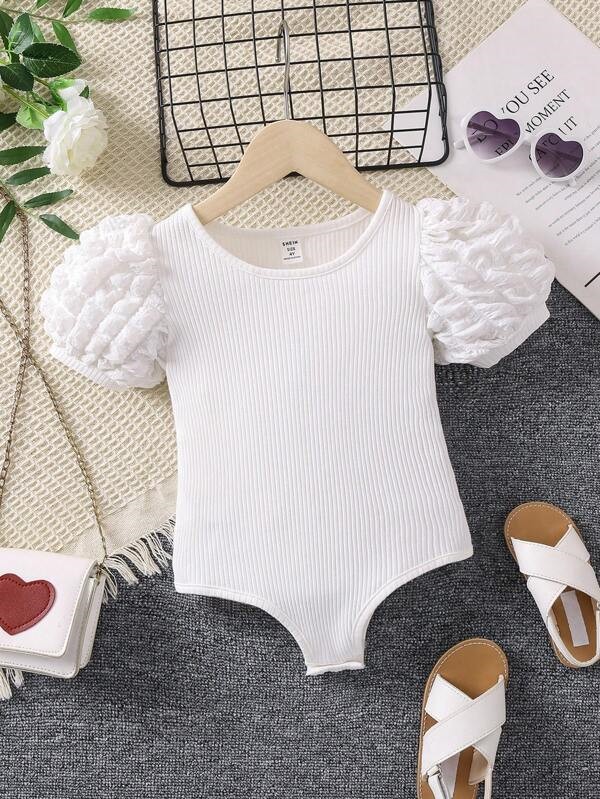 Balta stilinga glaustinukė