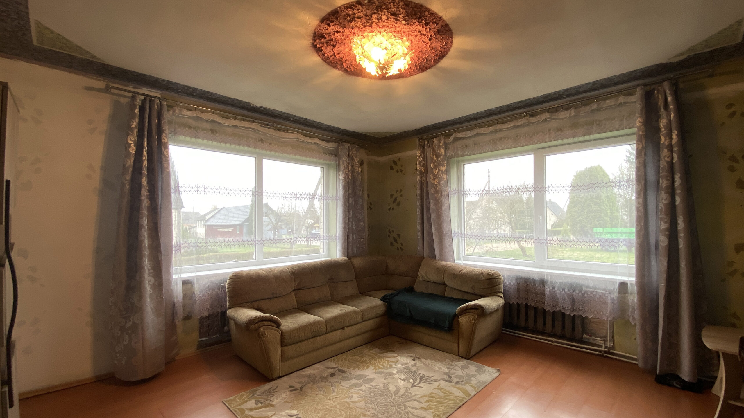 Pradėtas renovuoti namas Kėdainiu r., Juodkaimiu k.