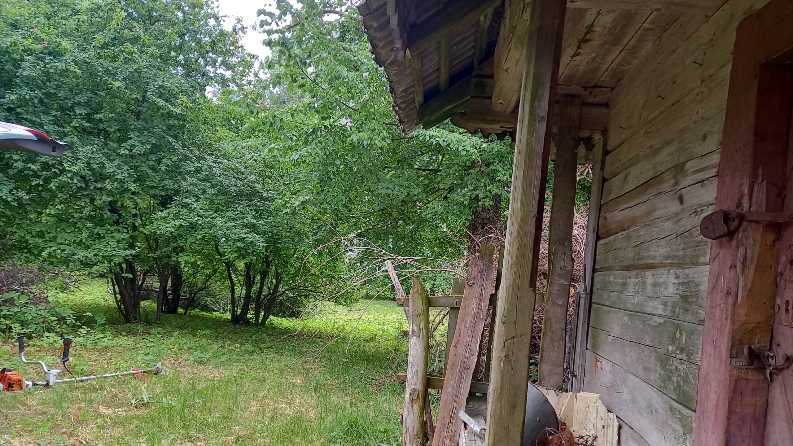 Parduodama sodyba, esanti vienkiemyje