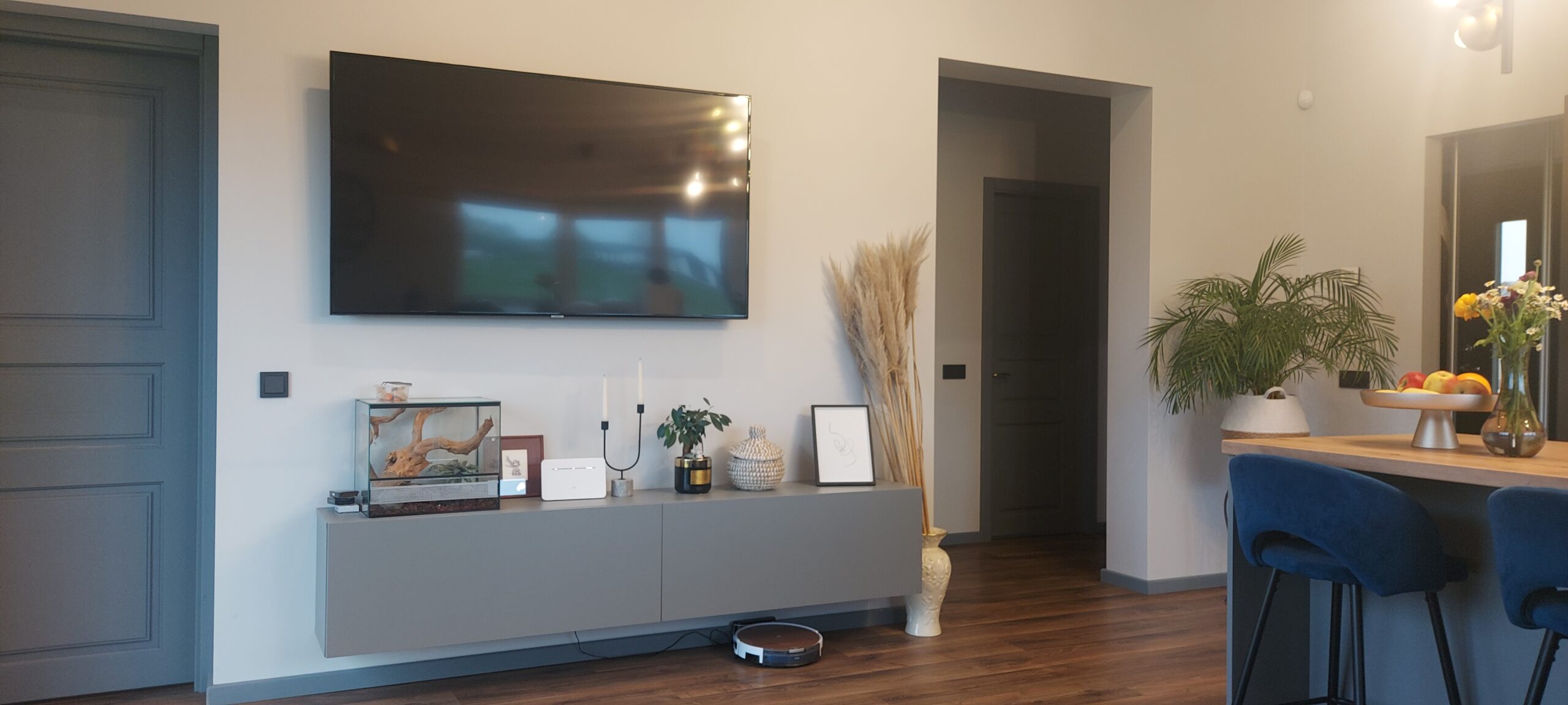 Parduodamas namas su atskiru svečių namuku