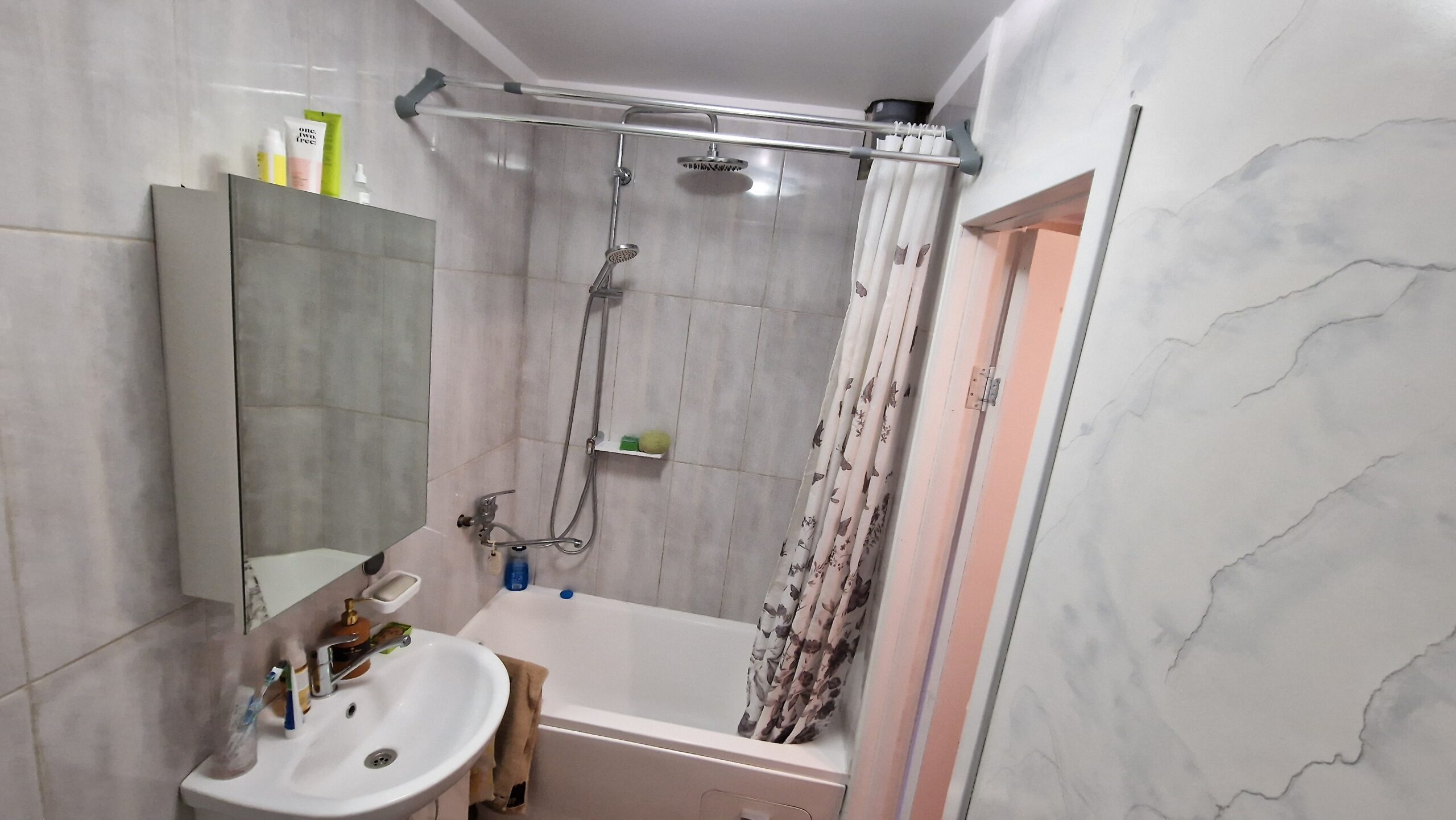 Parduodamas  2 kambarių butas, įrengtas ir sutvarkytas, Staniūnų g. 81, Panevėžyje