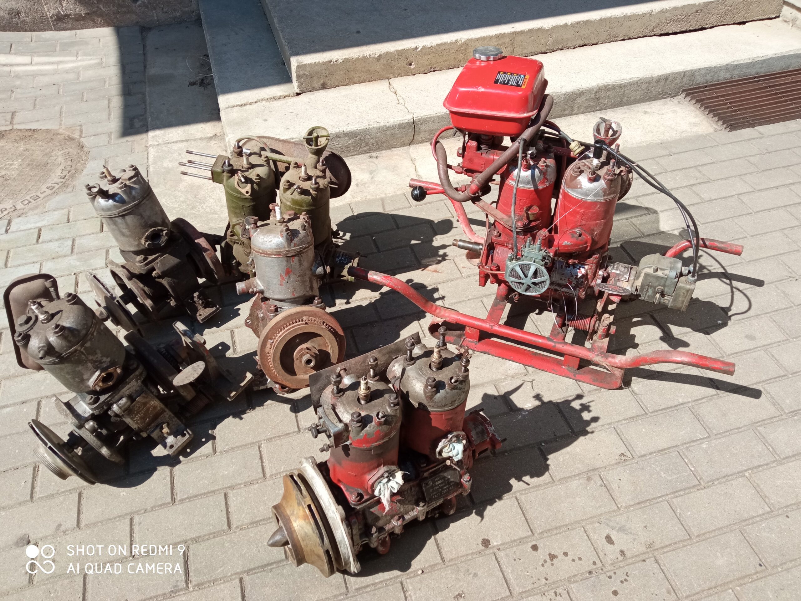 Parduodu benzininius, neveikiančius, vandens siurblius