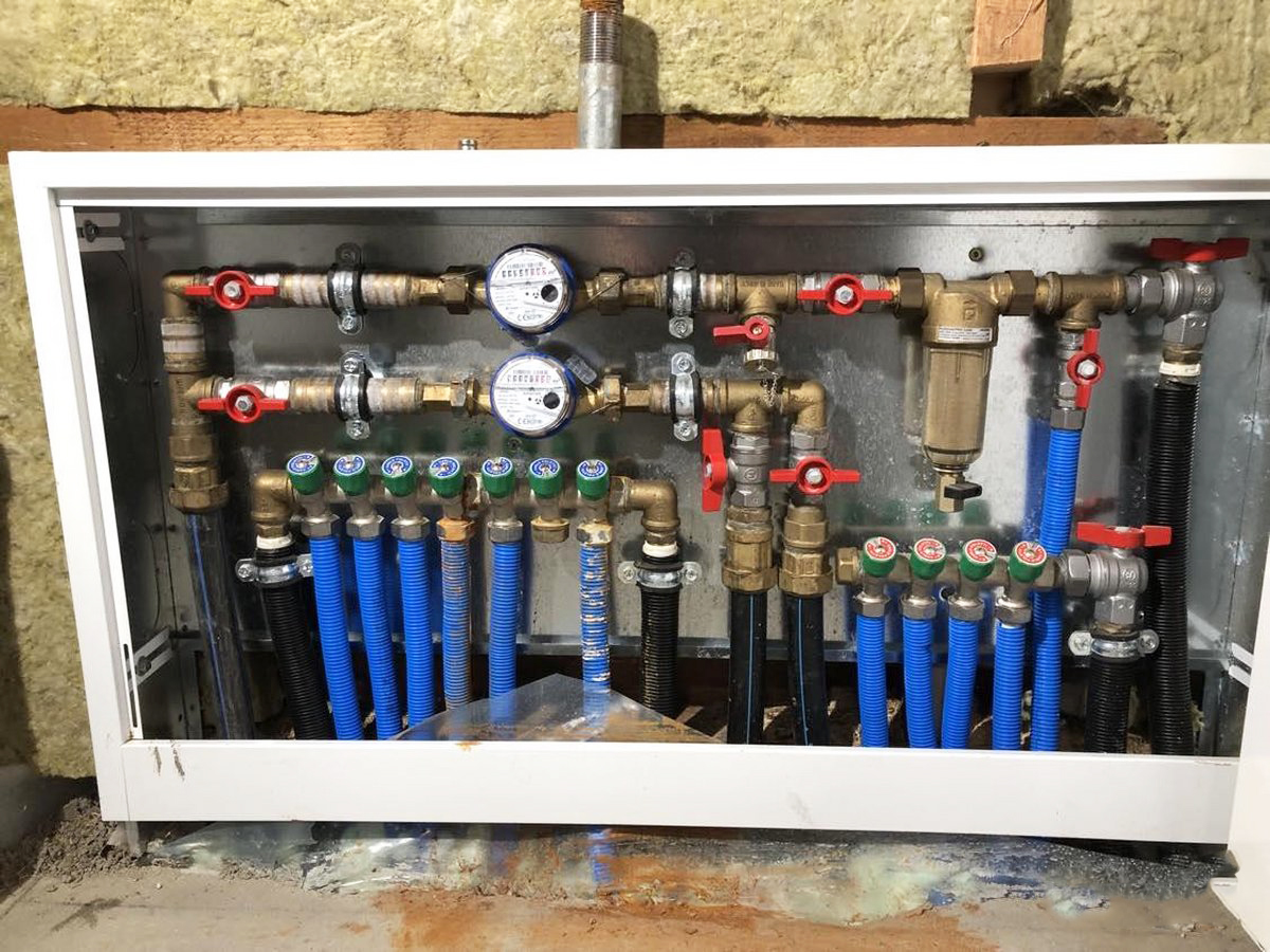 Parduodamas renovuotas rąstinis namas, ramioje vietoje.