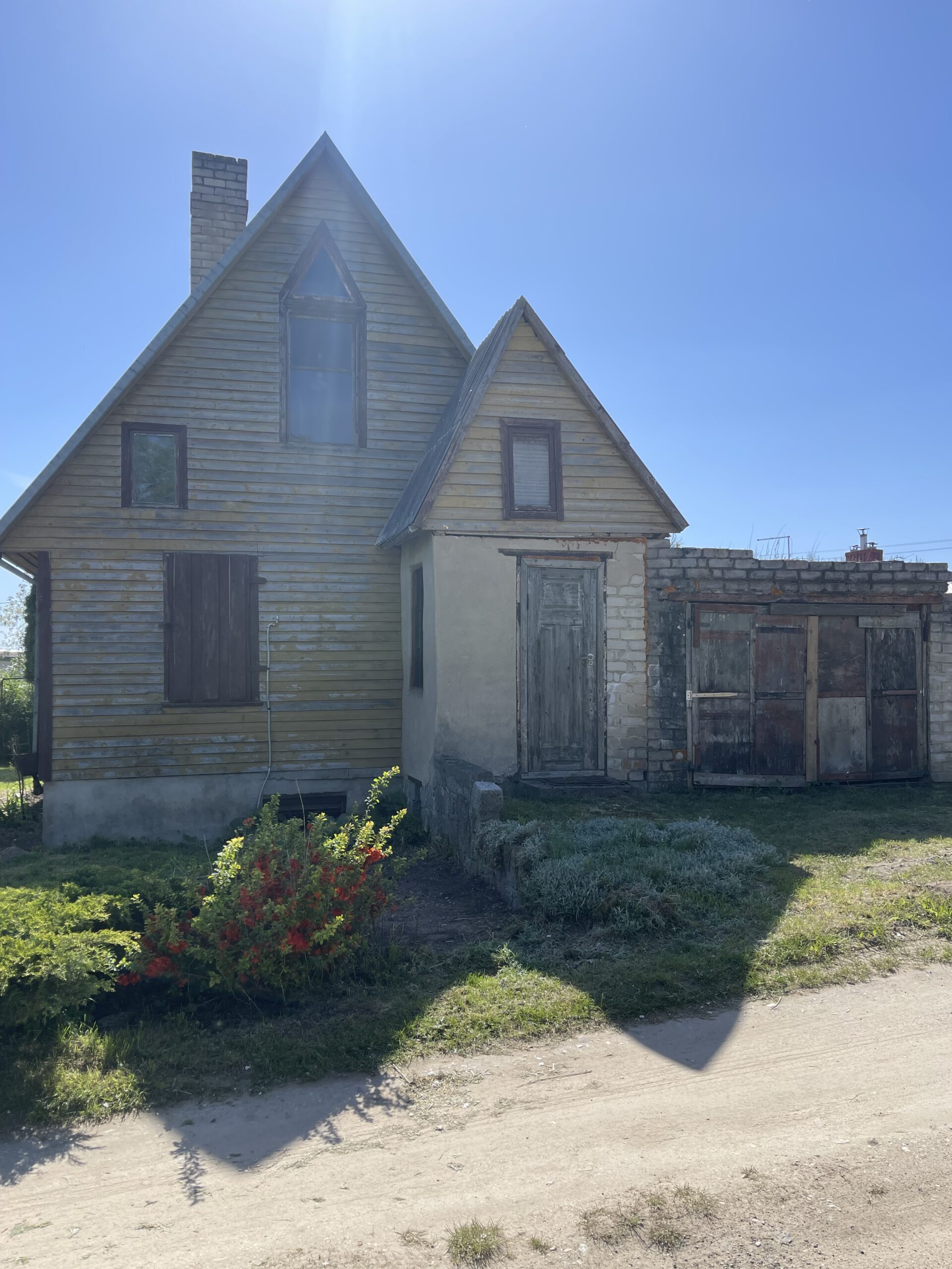 Parduodamas sodo sklypas su namu