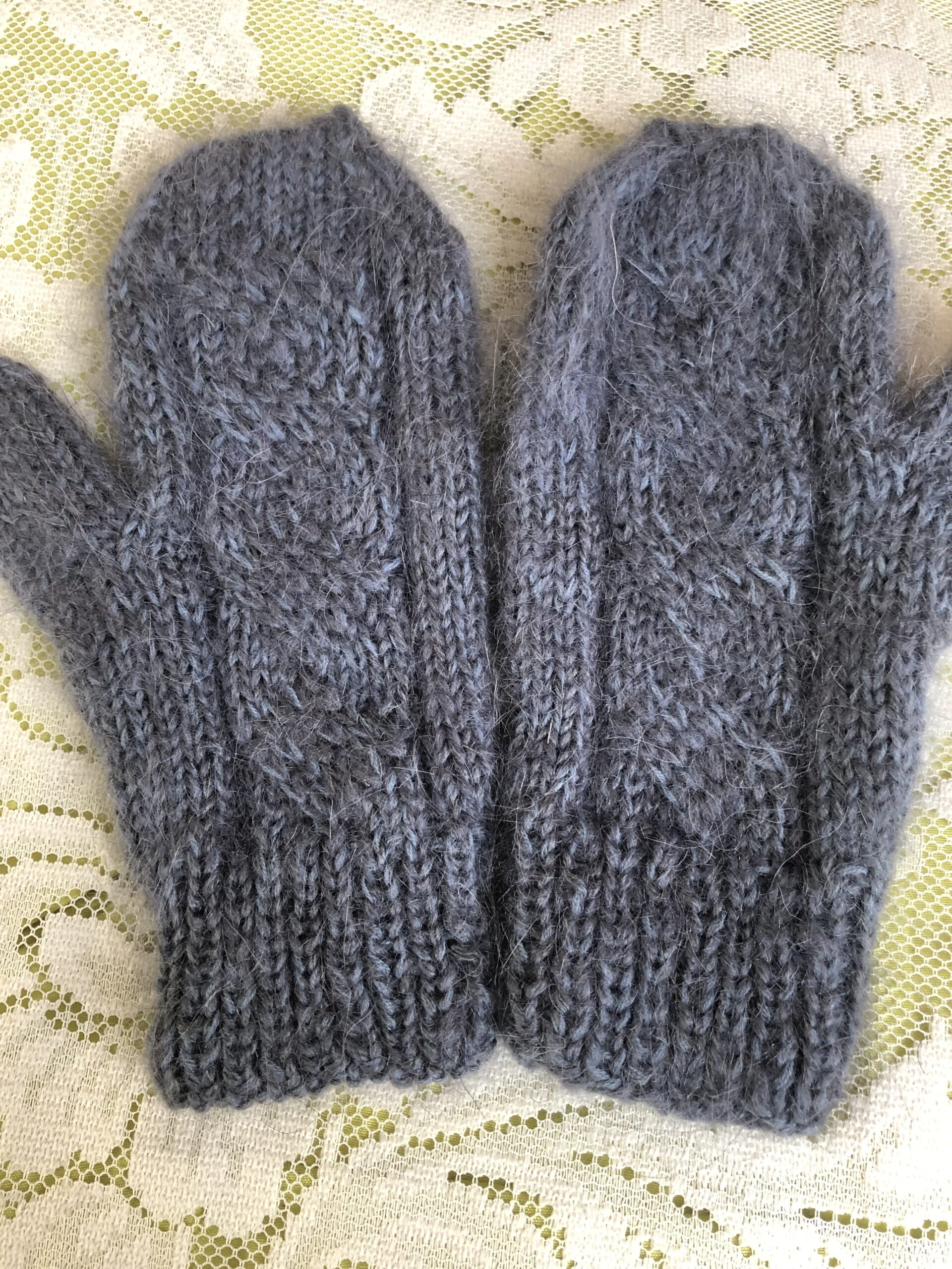 Rankų darbo mocherinės kumštinės pirštinės