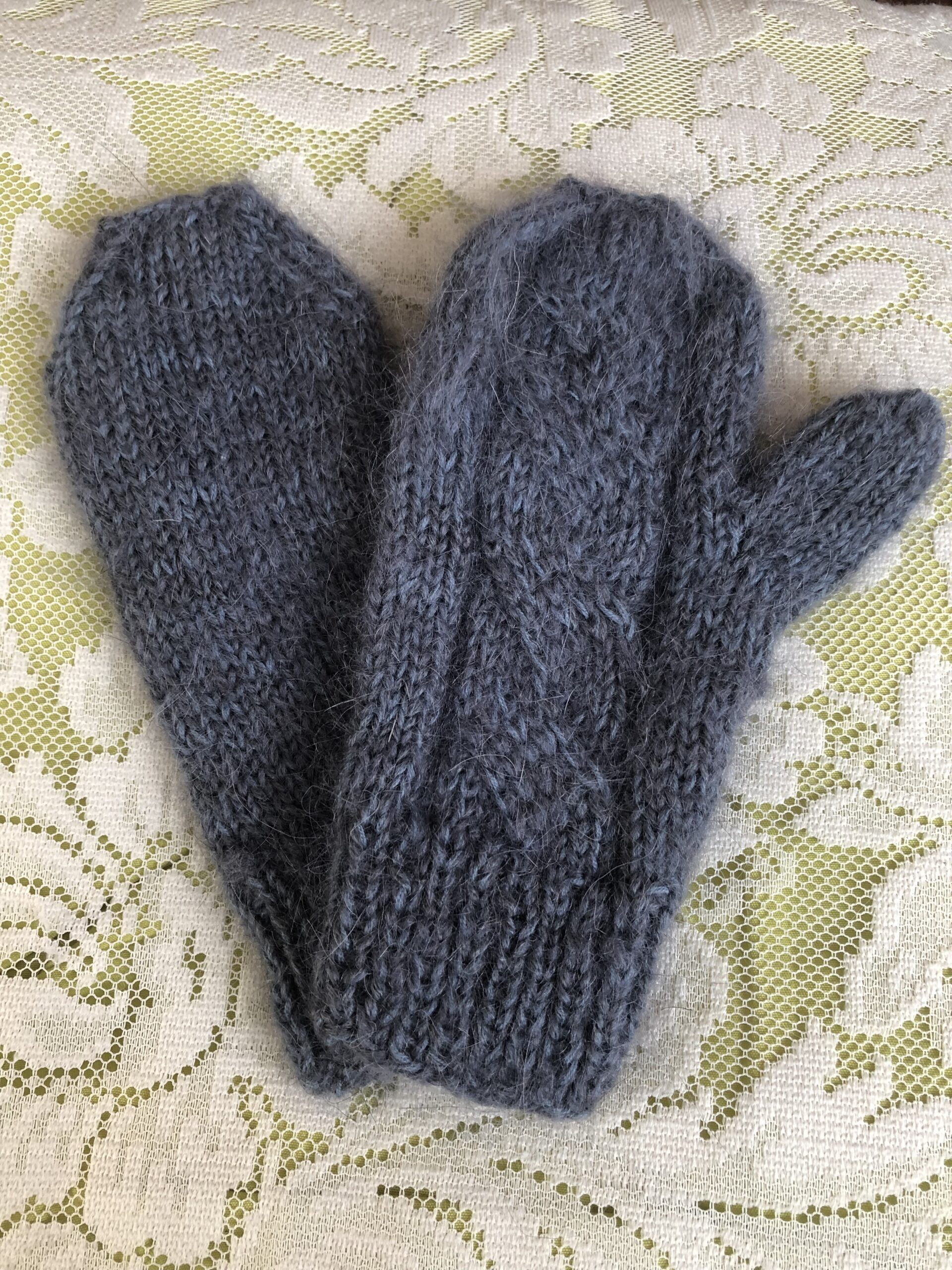 Rankų darbo mocherinės kumštinės pirštinės