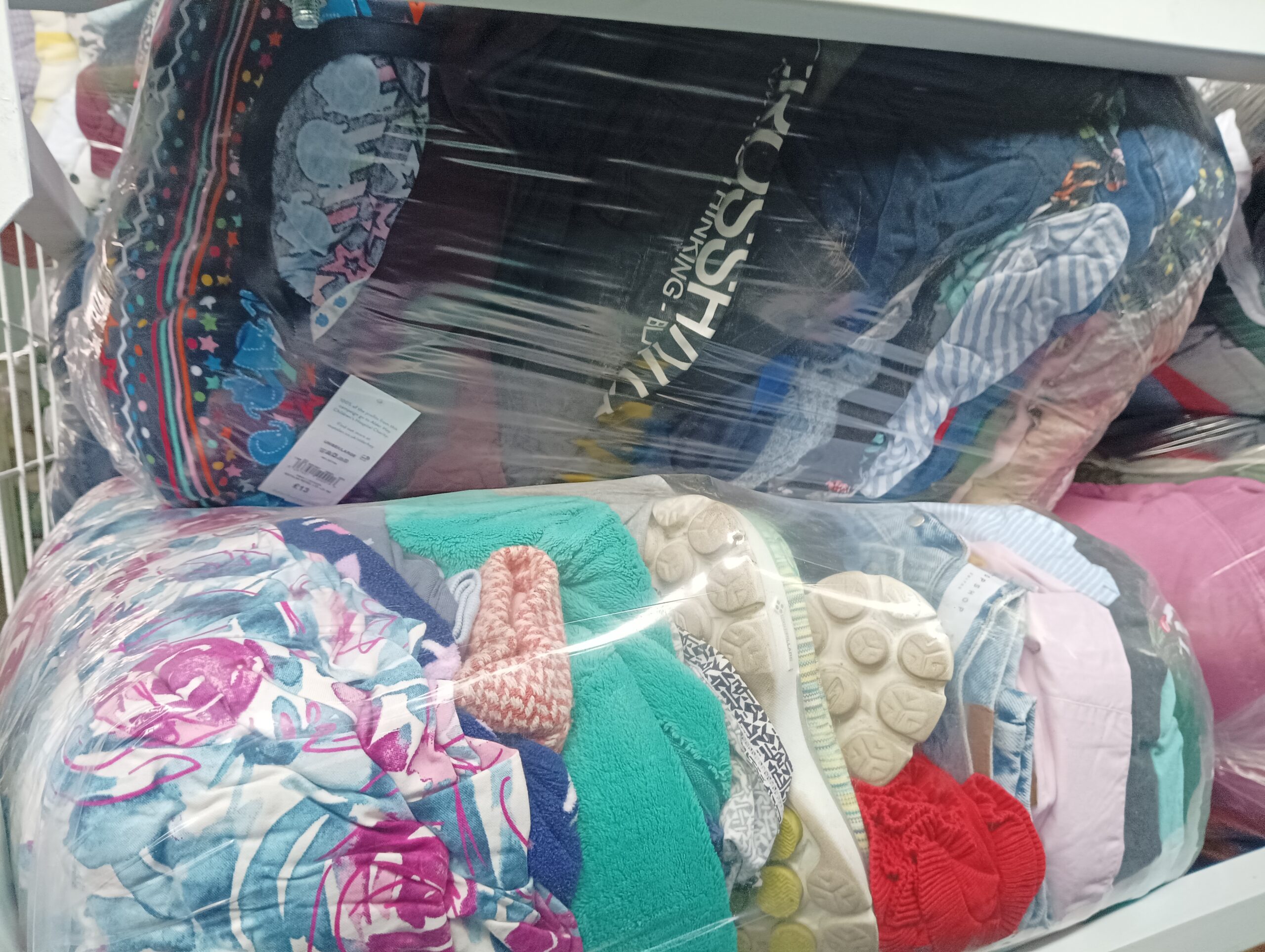 Dėvėti rūbai urmu iš jungtinės karalystės