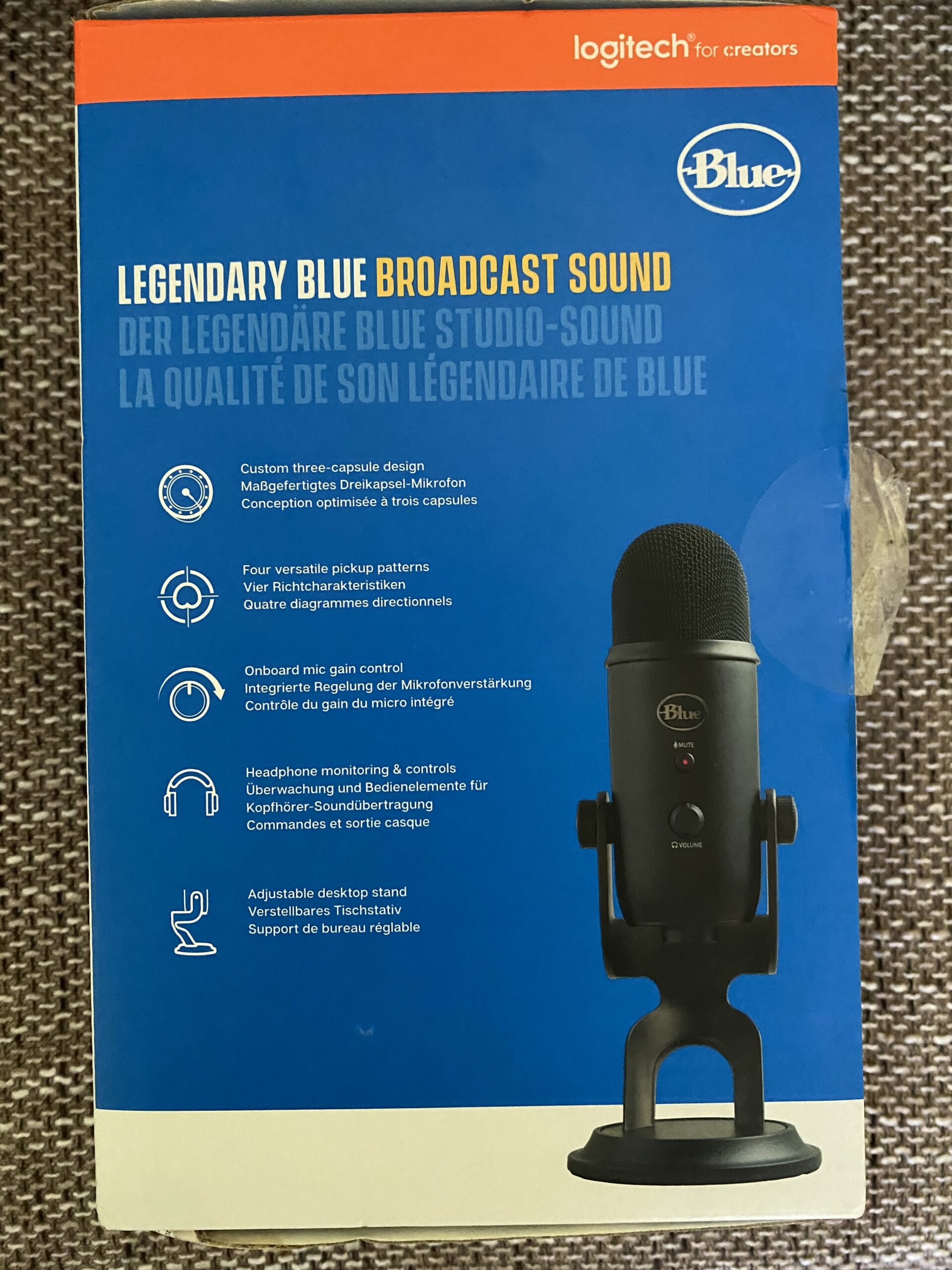 Blue Yeti Microphone (blackout)