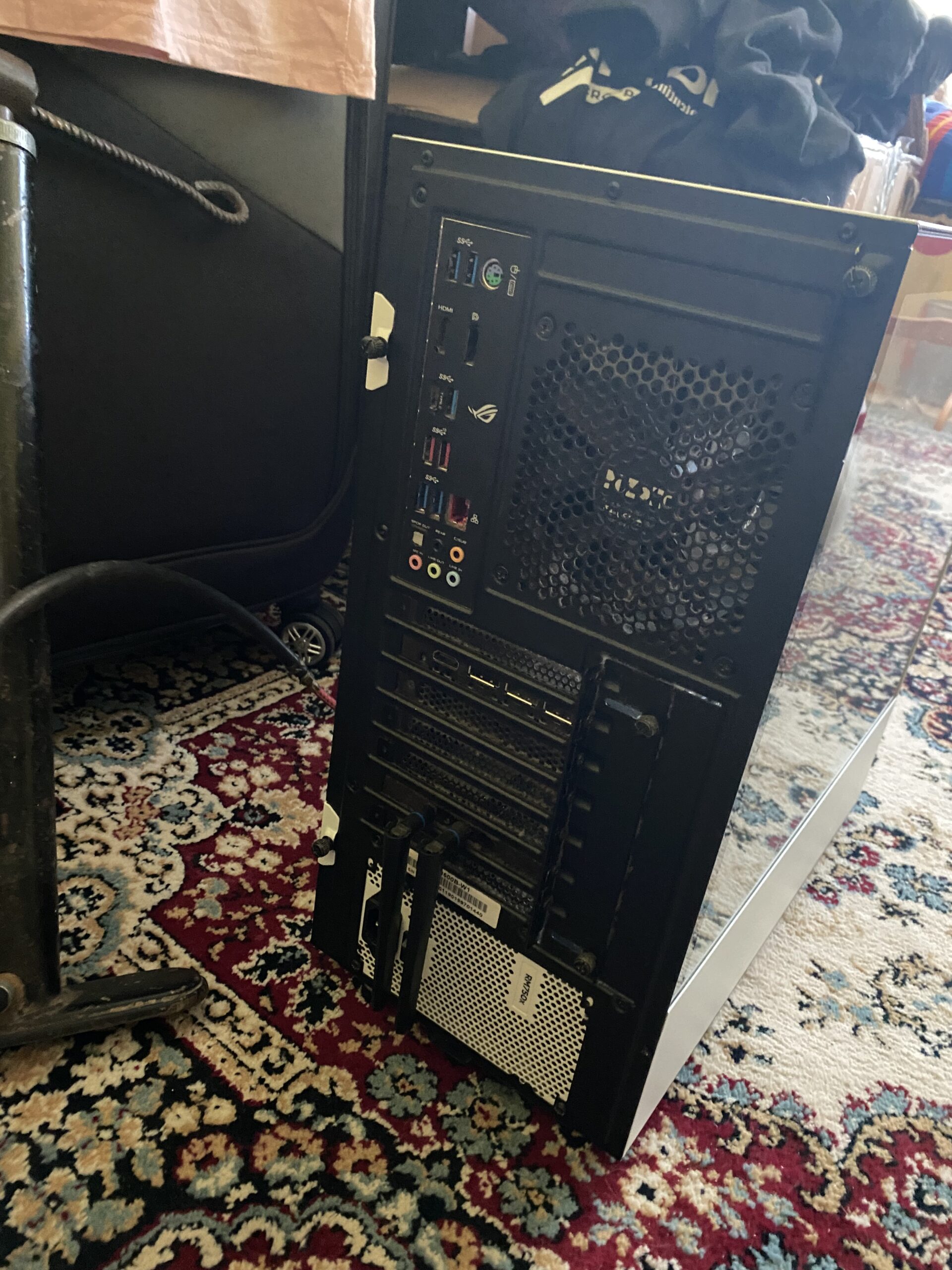 Žaidimų ir darbo kompiuteris