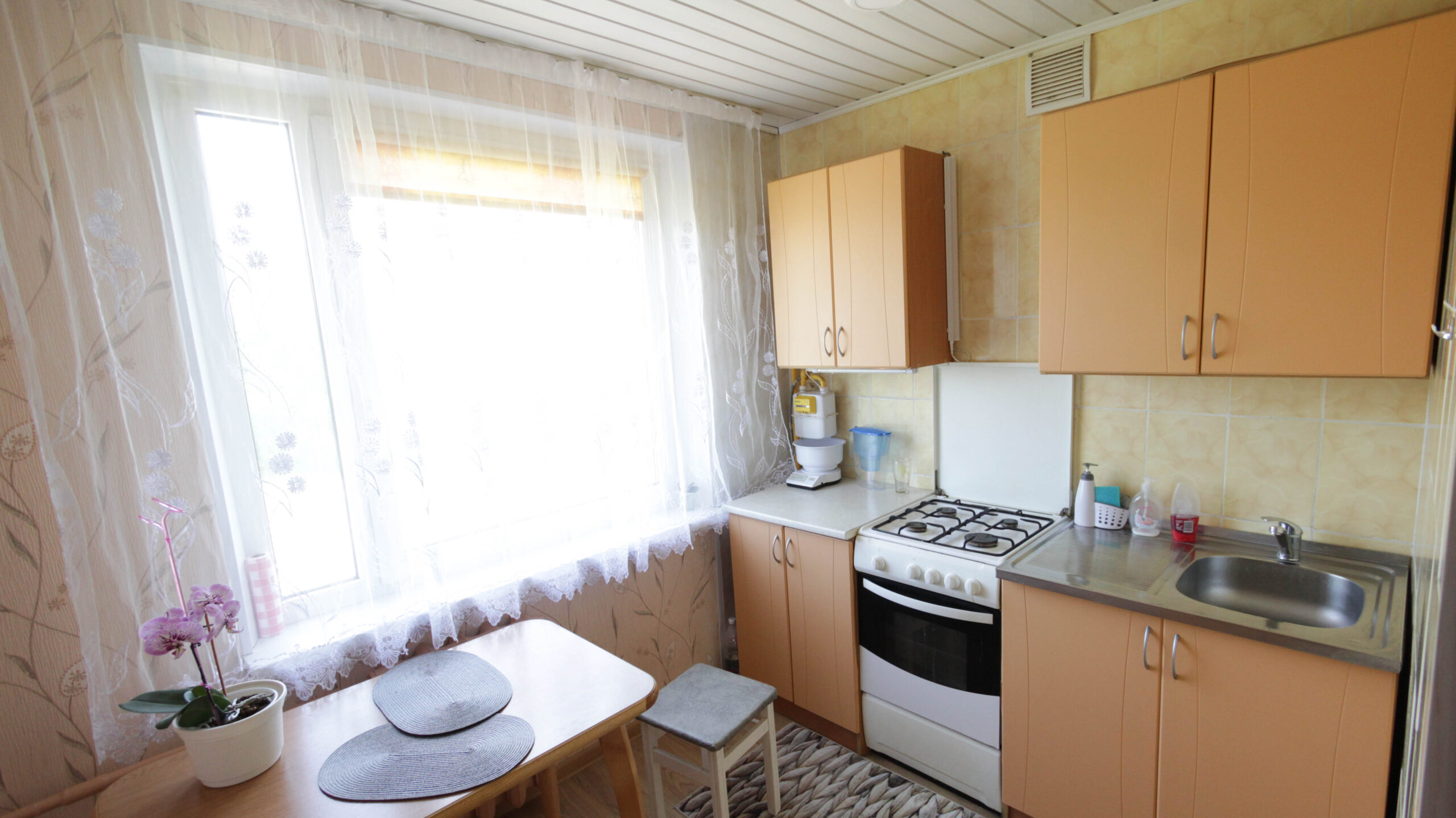 Parduodamas tvarkingas 2 kambarių butas (Naujoji Akmenė)