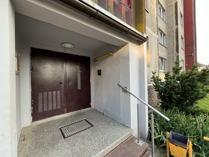 Parduodamas 2 kambarių butas RADVILIŠKYJE