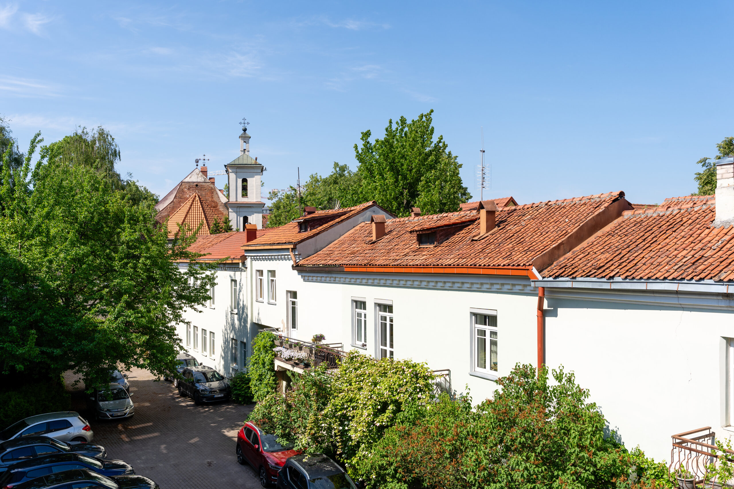 Parduodamas erdvus 3 kambarių butas Vilniaus senamiestyje