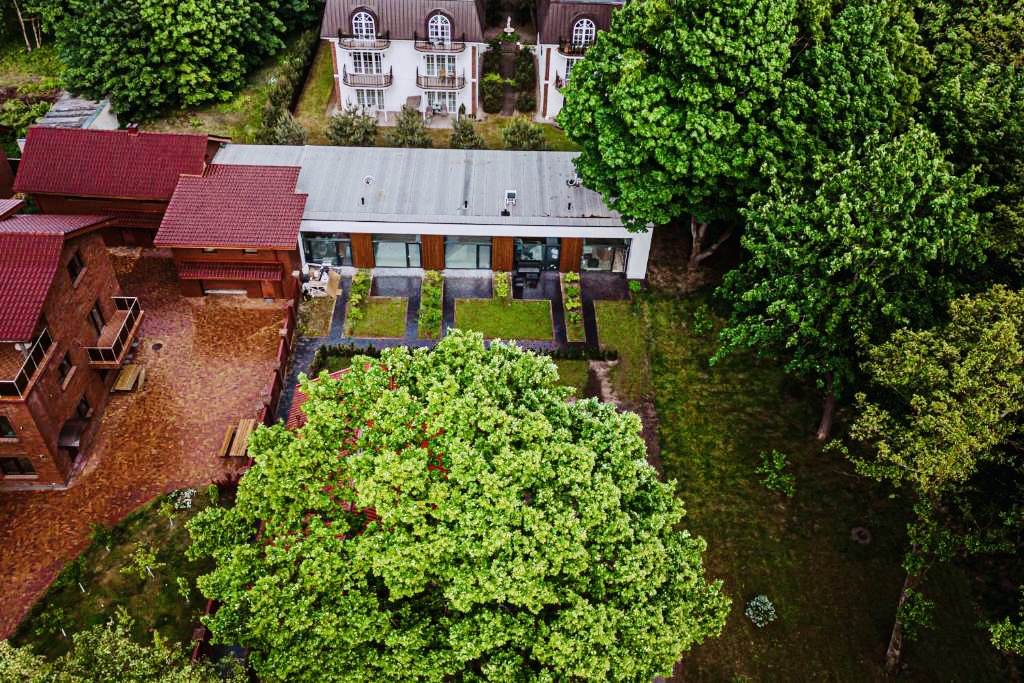 Butas su terasa pajūryje