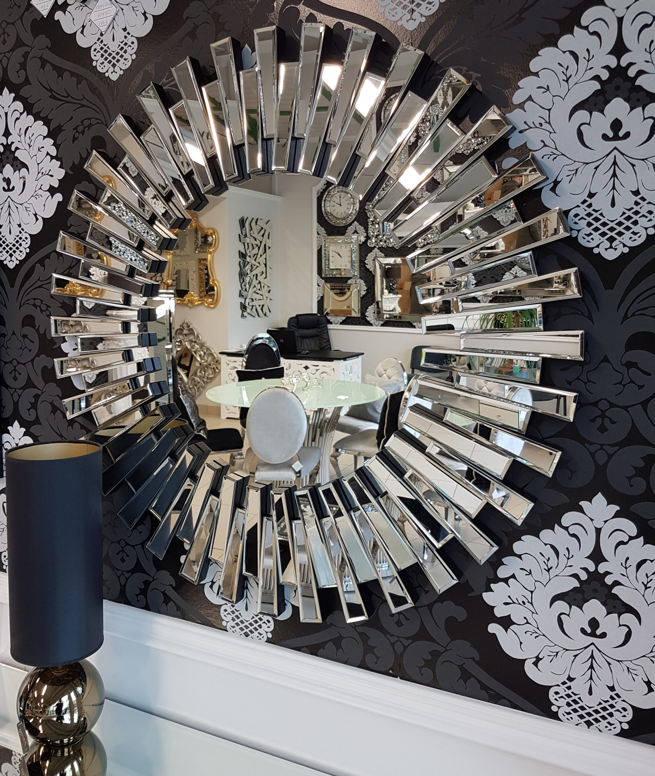 Klasikiniai ir modernūs veidrodžiai