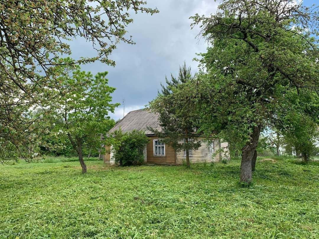 Parduodama sodyba šalia miško Anykščių r.