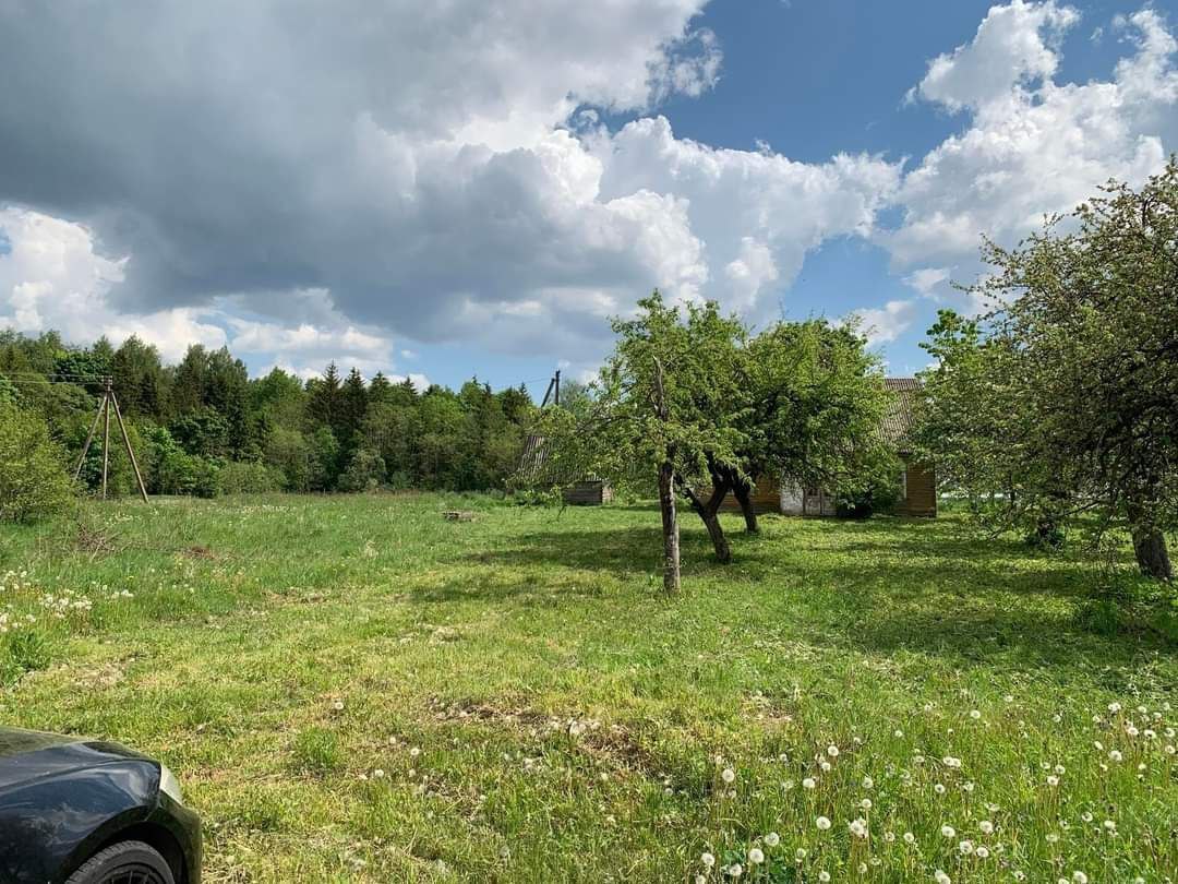 Parduodama sodyba šalia miško Anykščių r.
