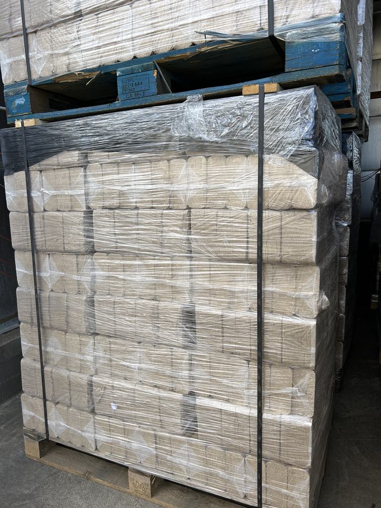 Parduodami aukštos kokybės medienos pjuvenų briketai!