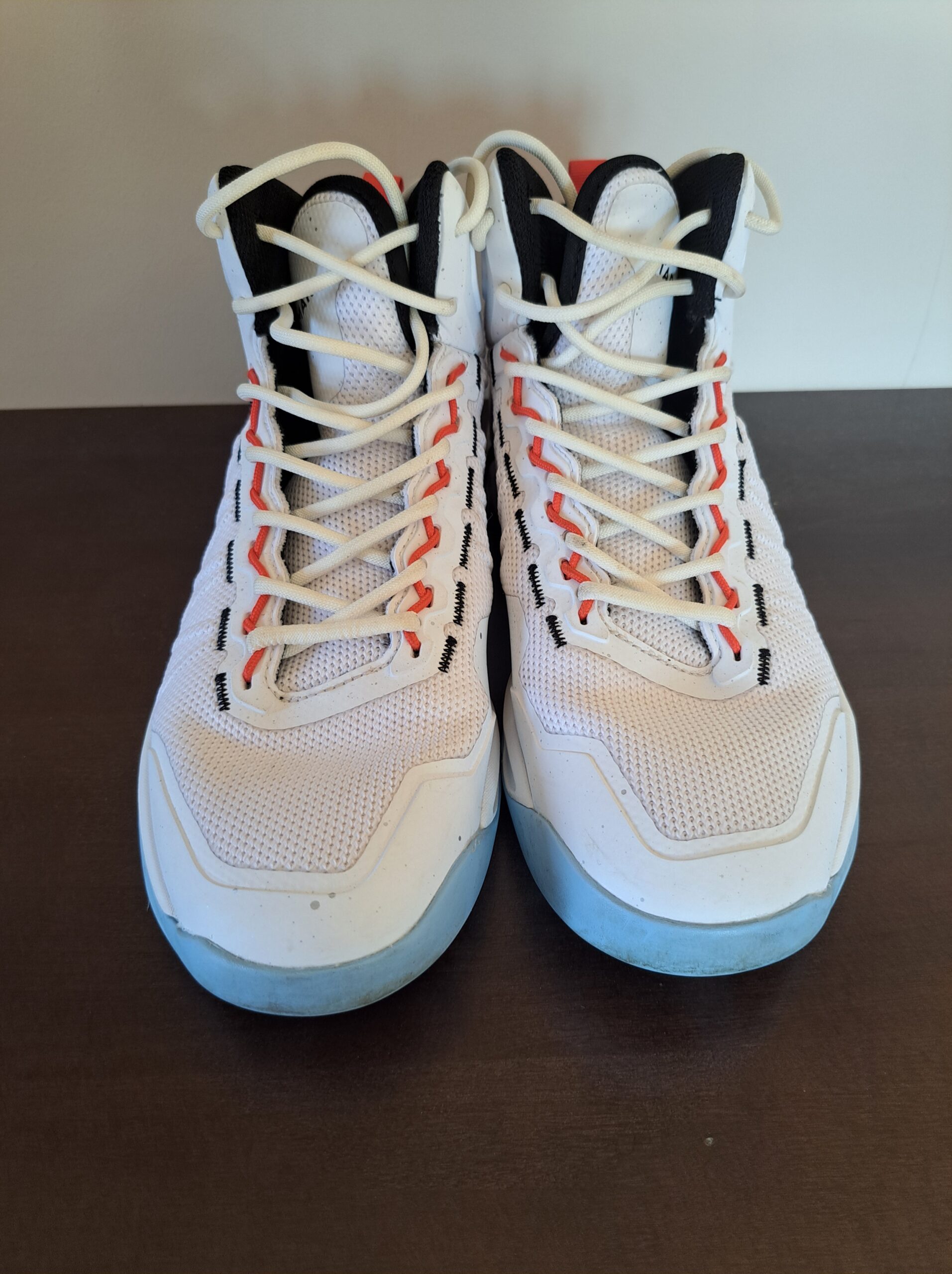 Parduodu 43 dydžio krepšinio batus