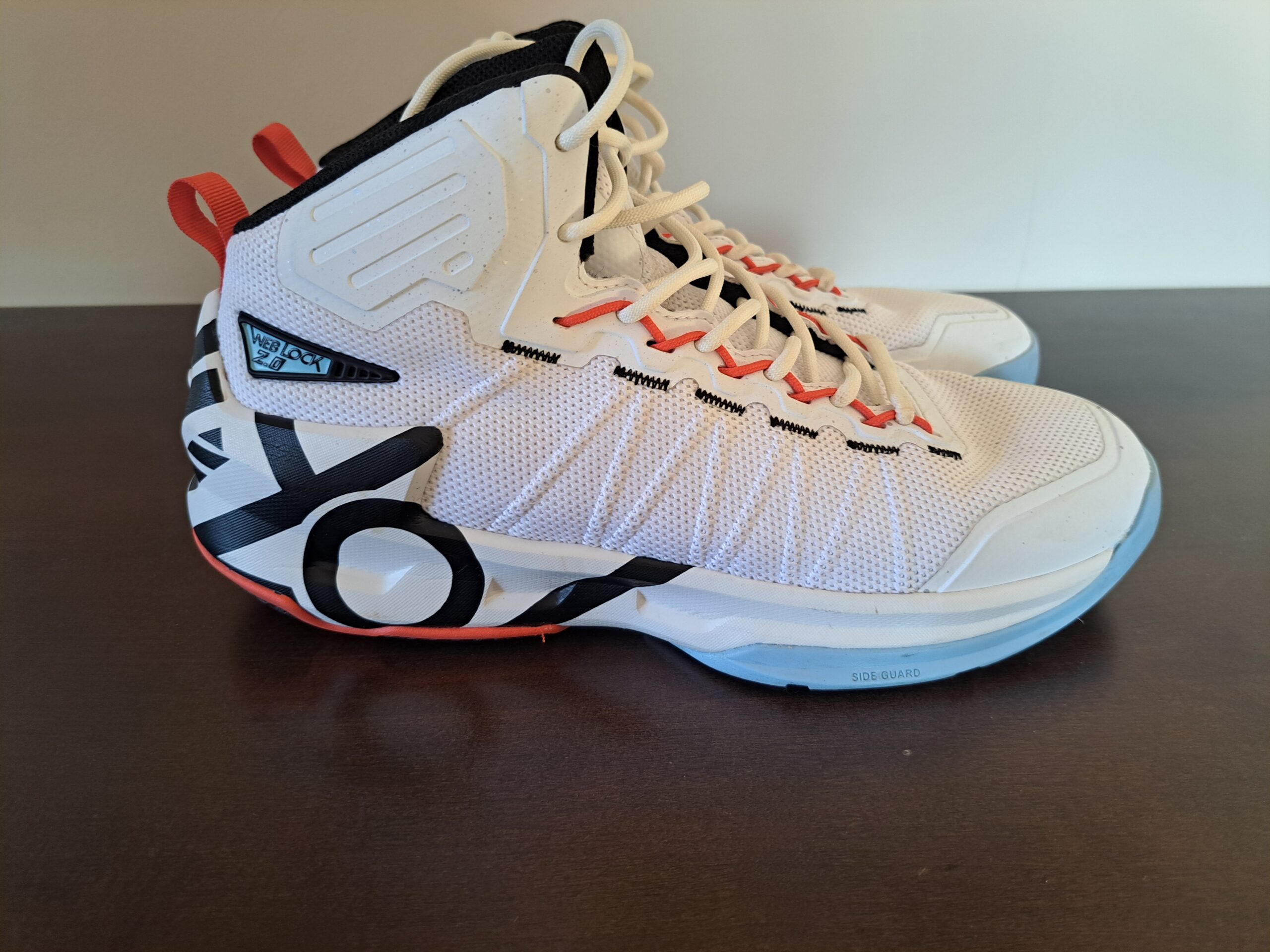 Parduodu 43 dydžio krepšinio batus