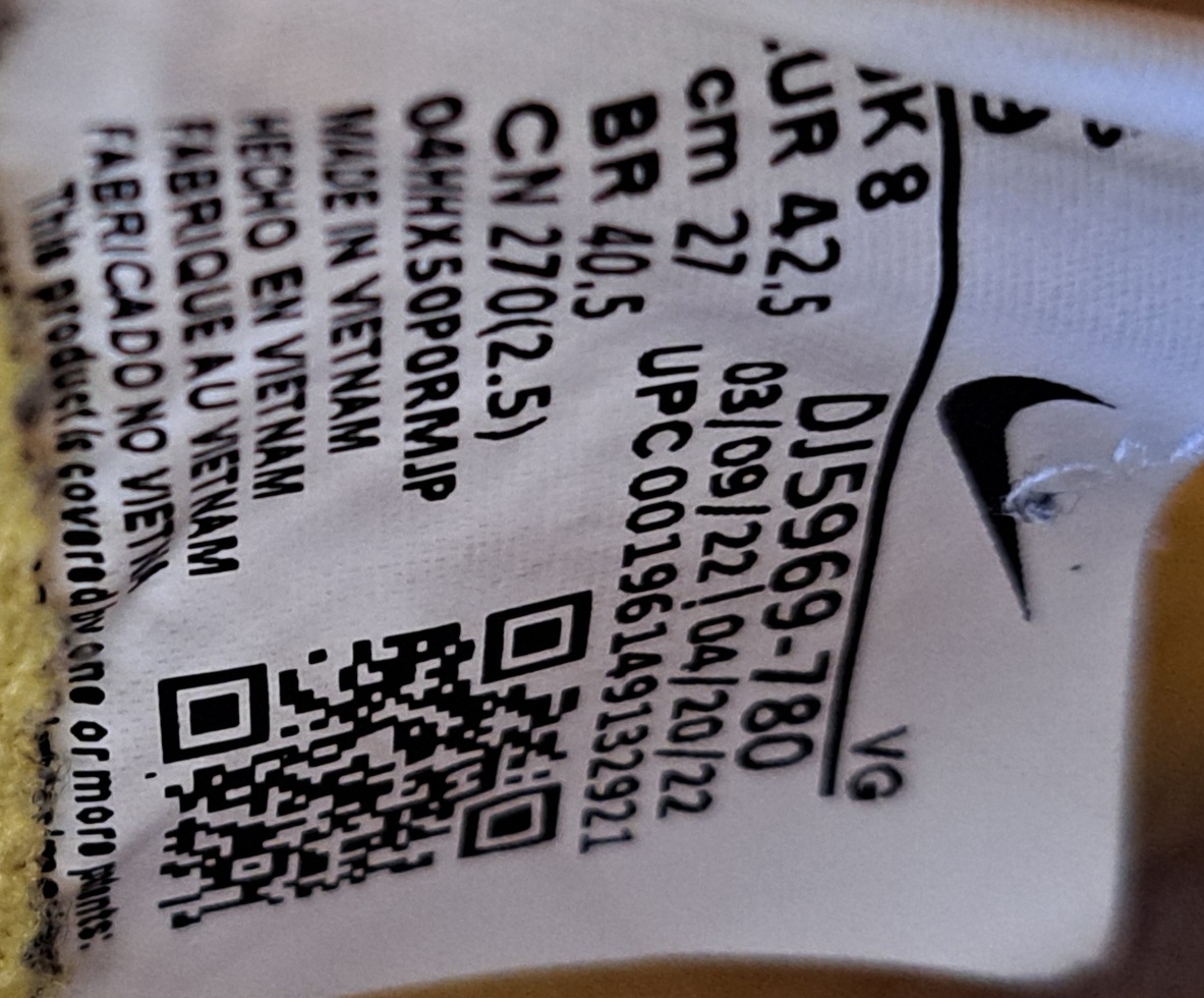 Parduodami 42,5 dydžio futbolo batai