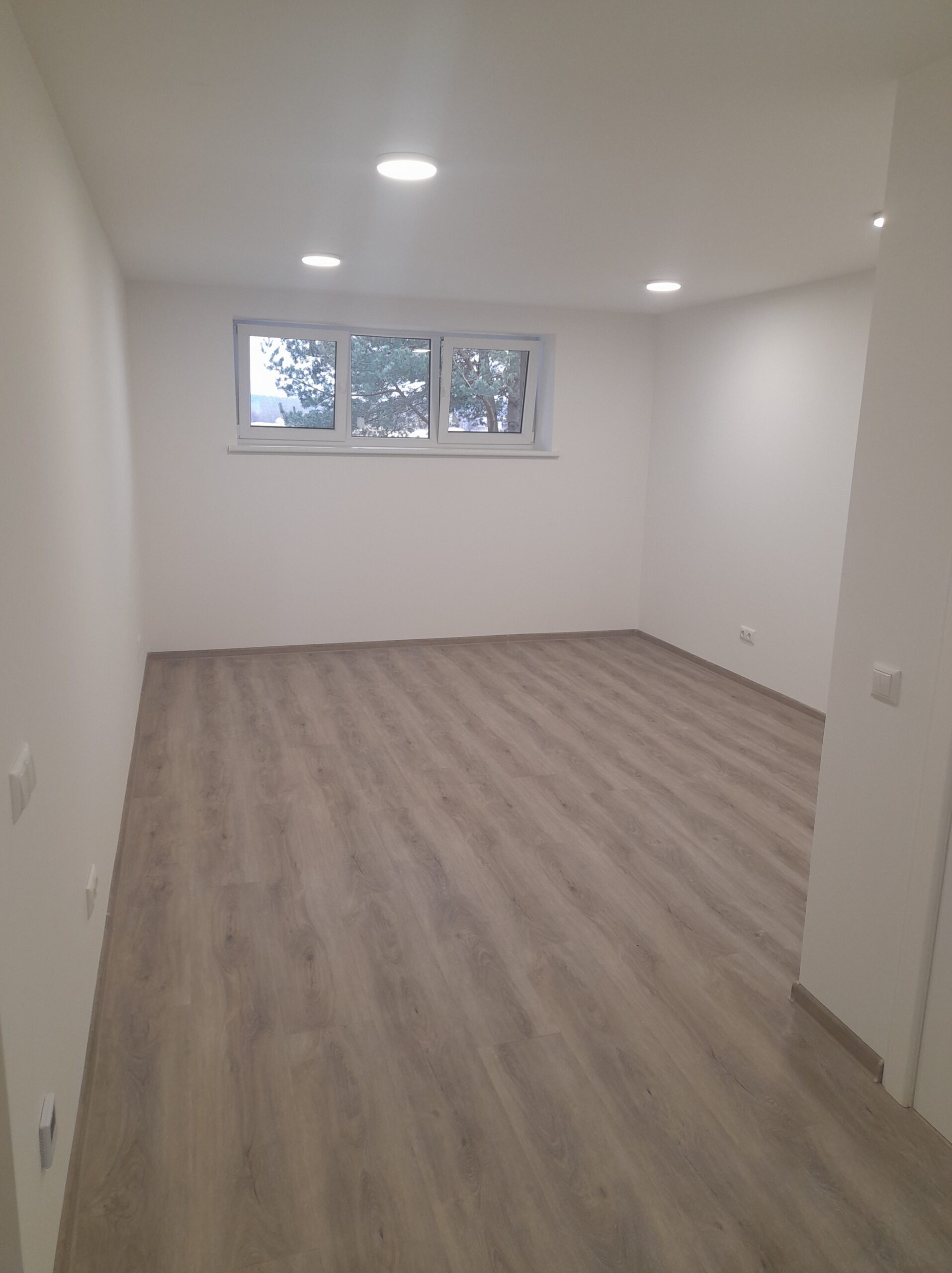 Parduodamas 1 kambario butas -1 aukšte, Šventojoje