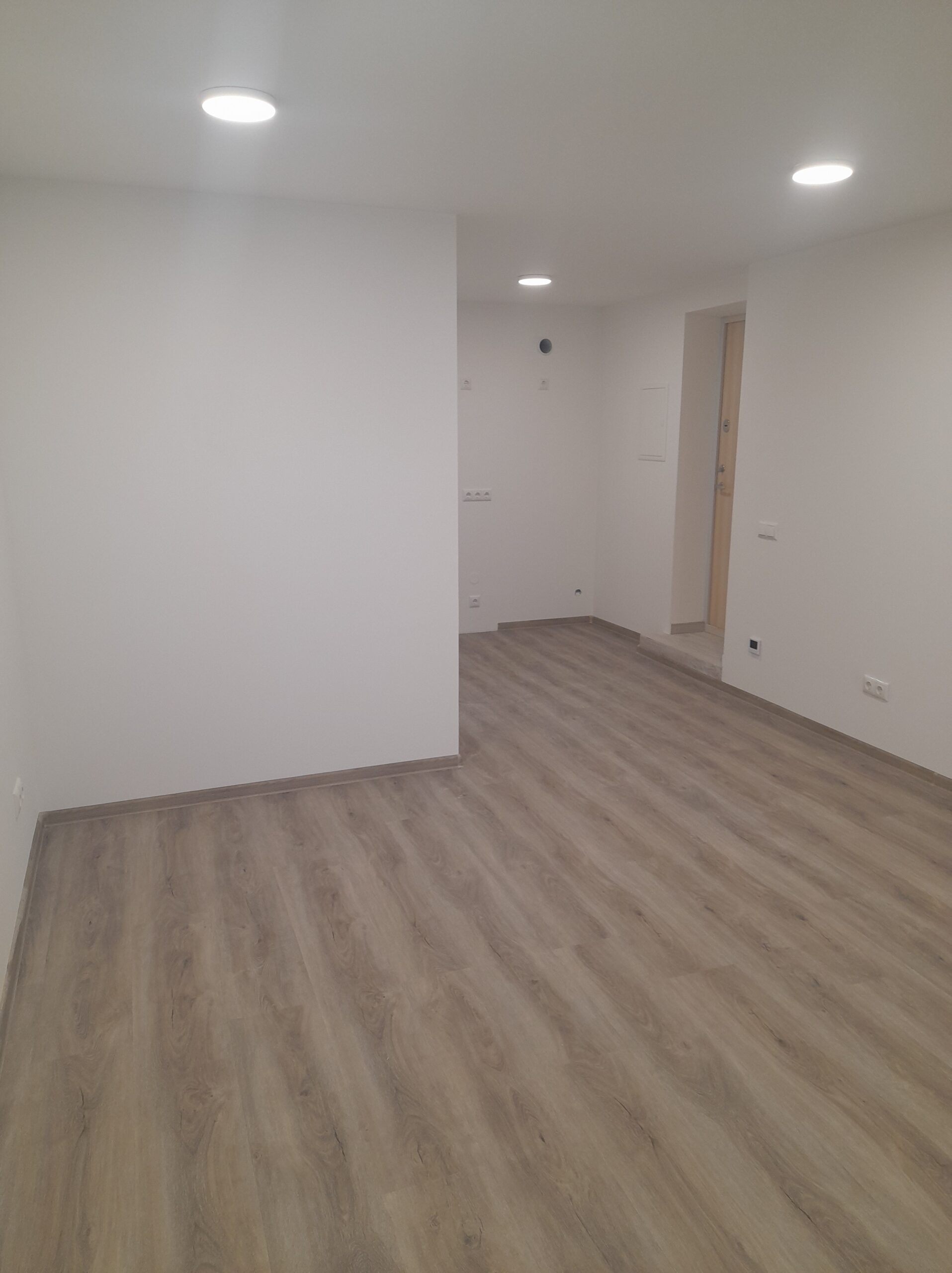 Parduodamas 1 kambario butas -1 aukšte, Šventojoje