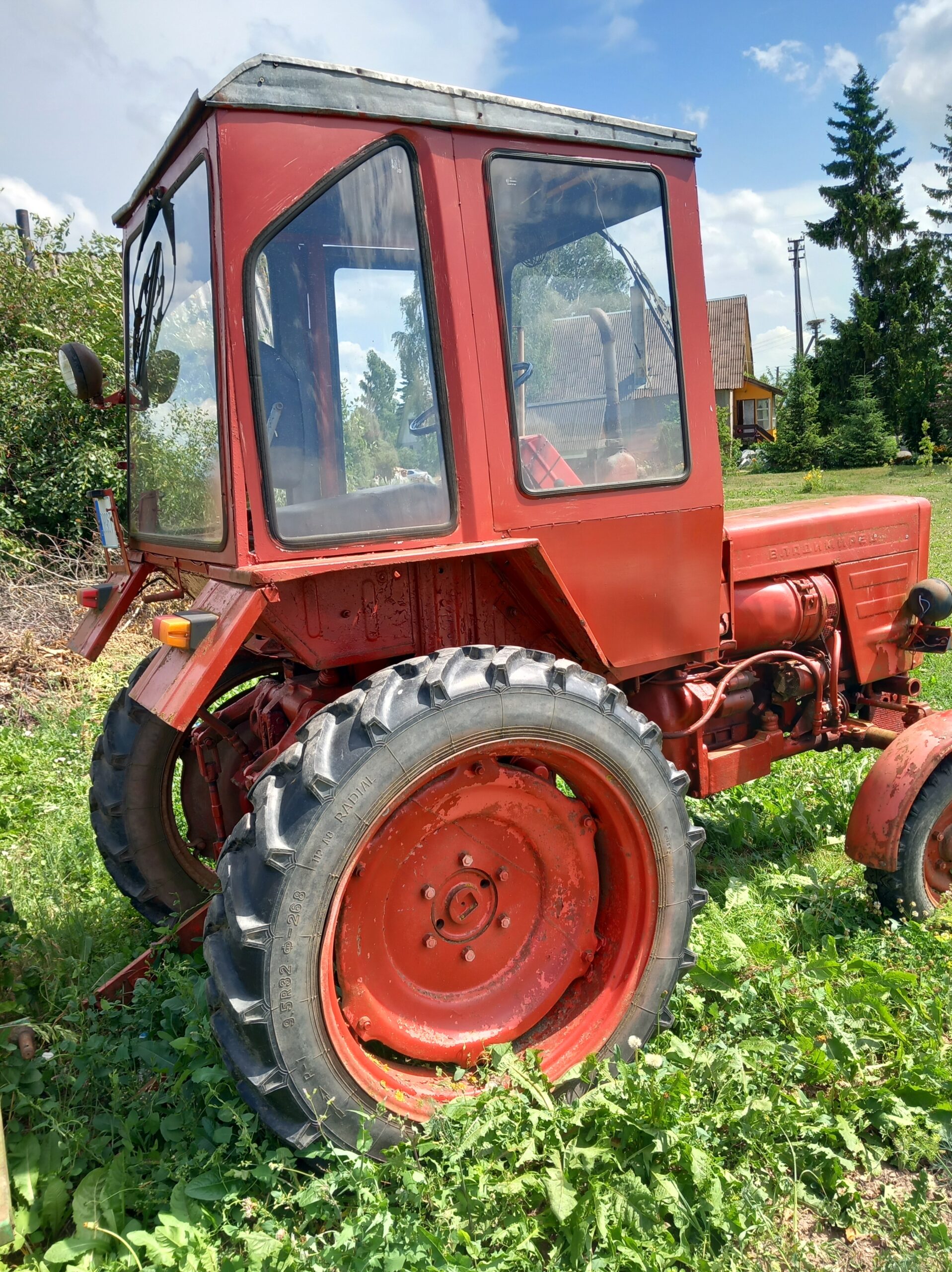 Parduodu tvarkingą T25 traktorių