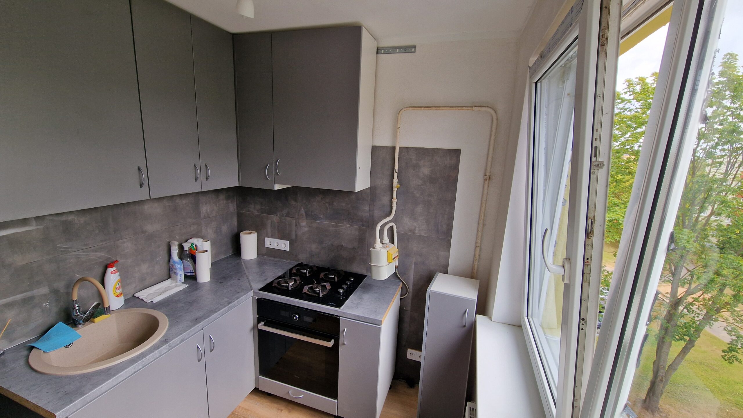 Parduodamas 3 kambarių butas, pradėtas remontas