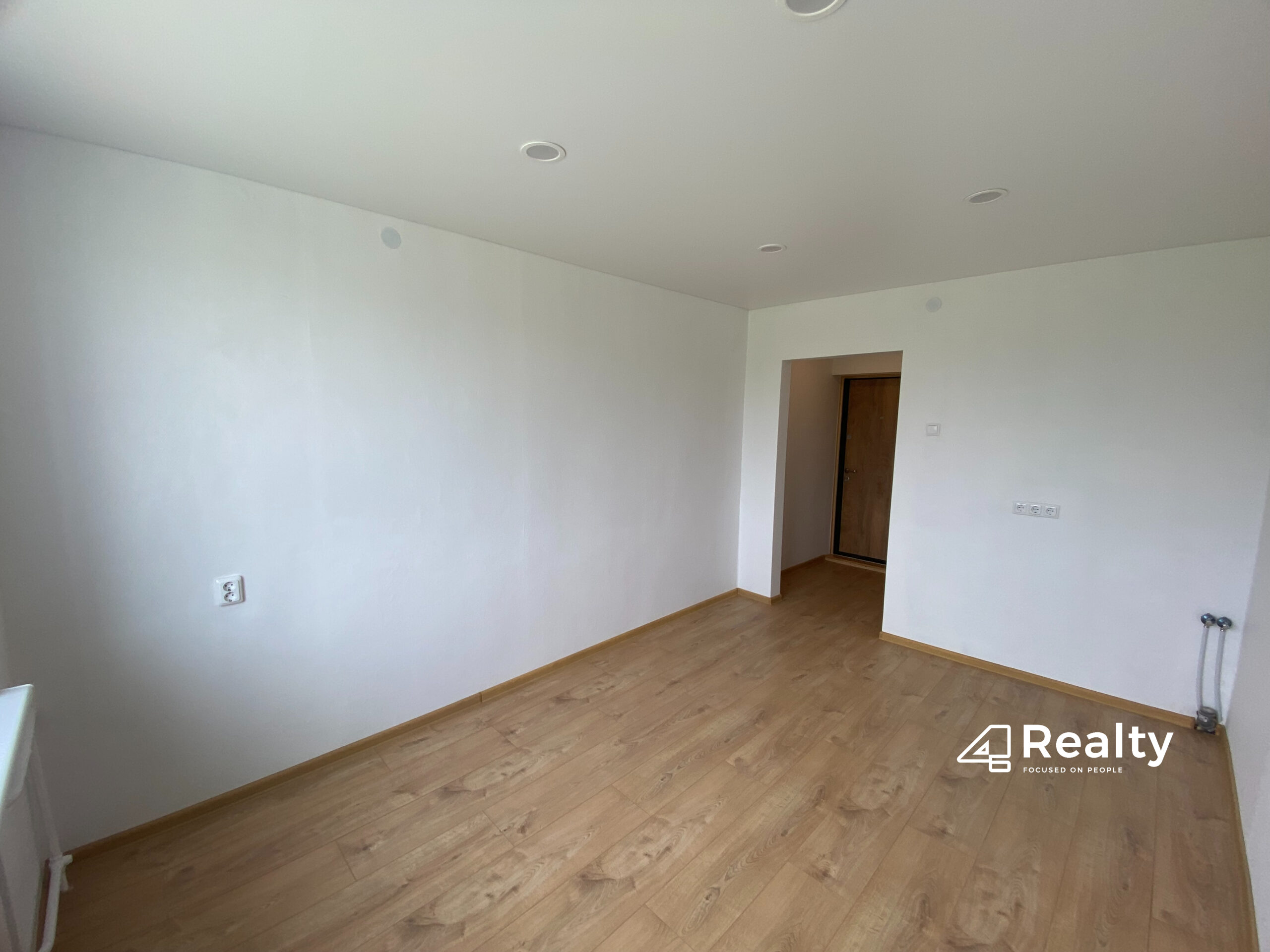 PARDUODAMAS 1 KAMBARIO BUTAS