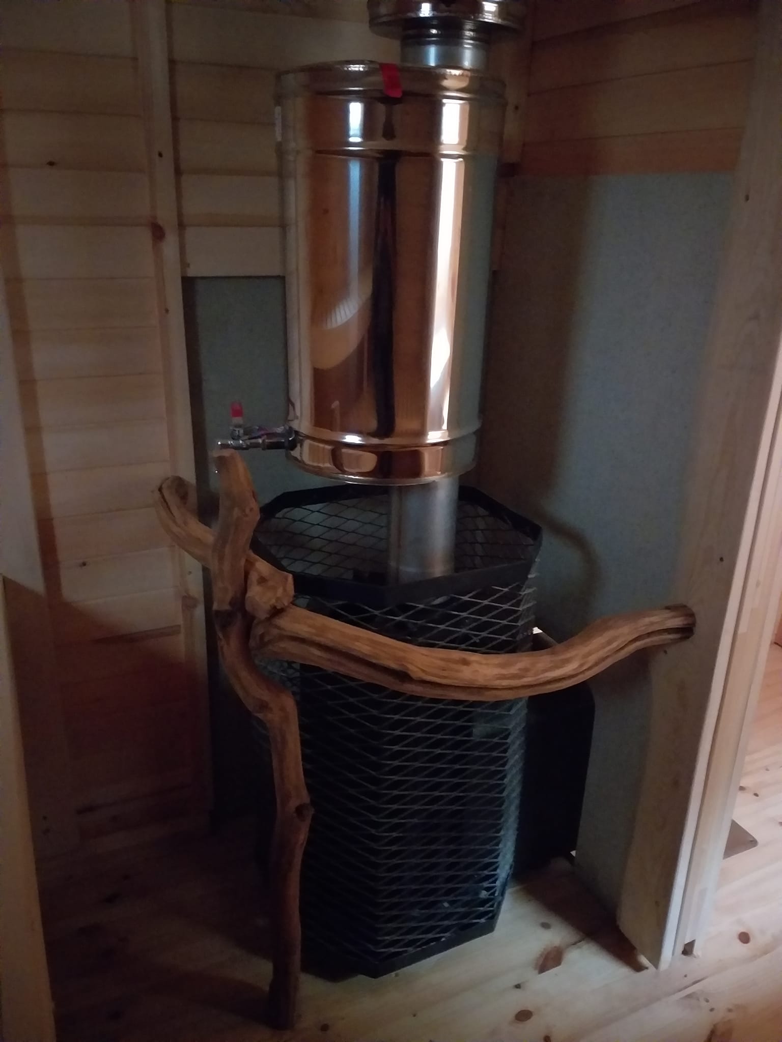 Puošnios pirtys ir medžio skulptūros