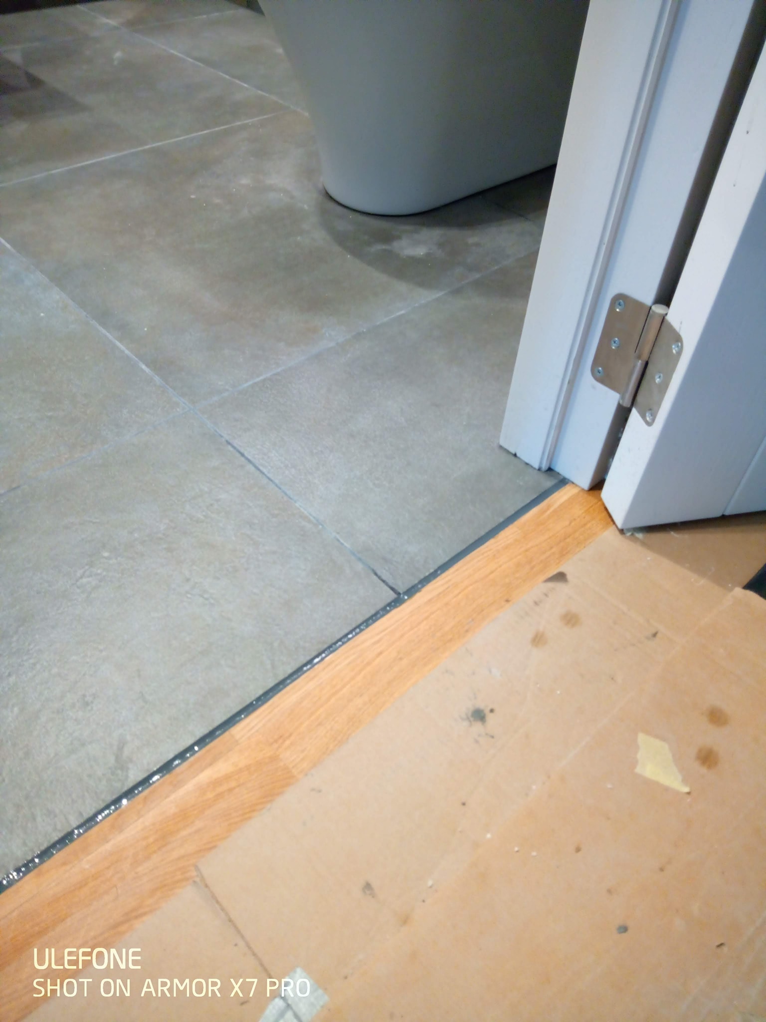 Plyteliu klijavimas ir pilna vidaus apdailai iki Rakto