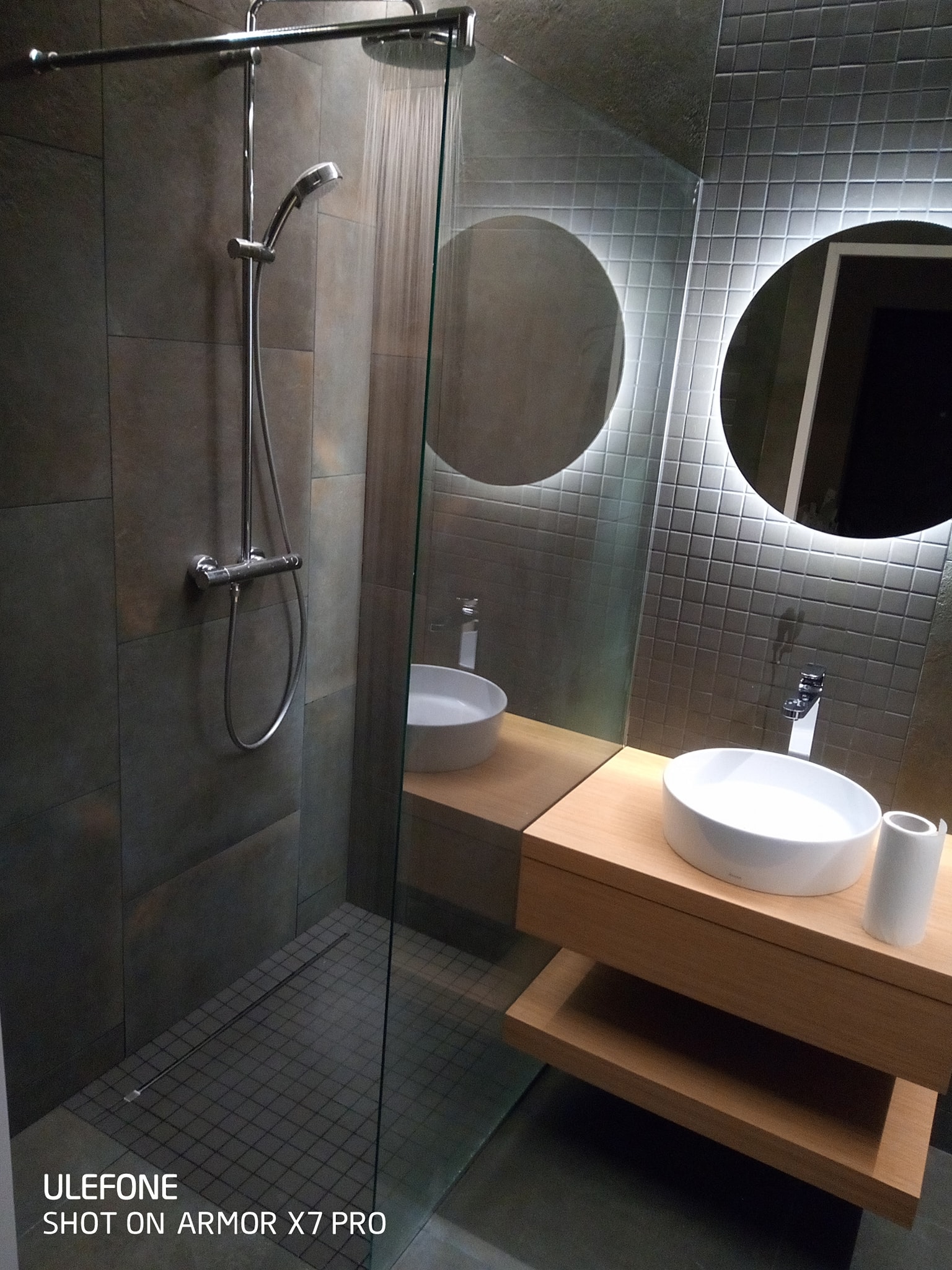 Plyteliu klijavimas ir pilna vidaus apdailai iki Rakto