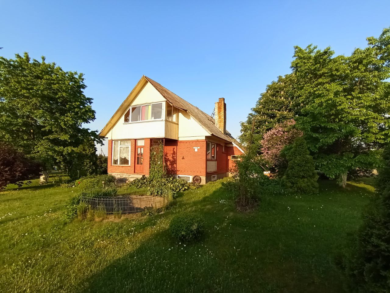 Parduodamas erdvus namas Varėnos r.