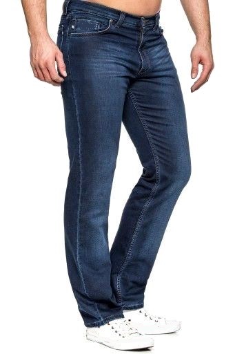Klasikiniai, tiesūs vyriški džinsai