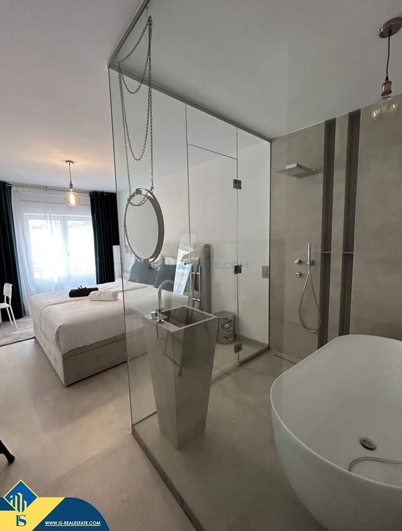 Parduodamas 4 kambarių renovuotas apartamentas Ispanijoje, Malaga provincijoje, Marbella mieste