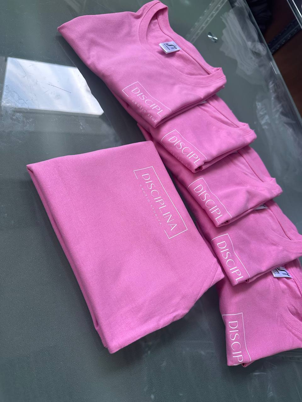 Spauda ant marškinėlių ir kitų tekstilės gaminių