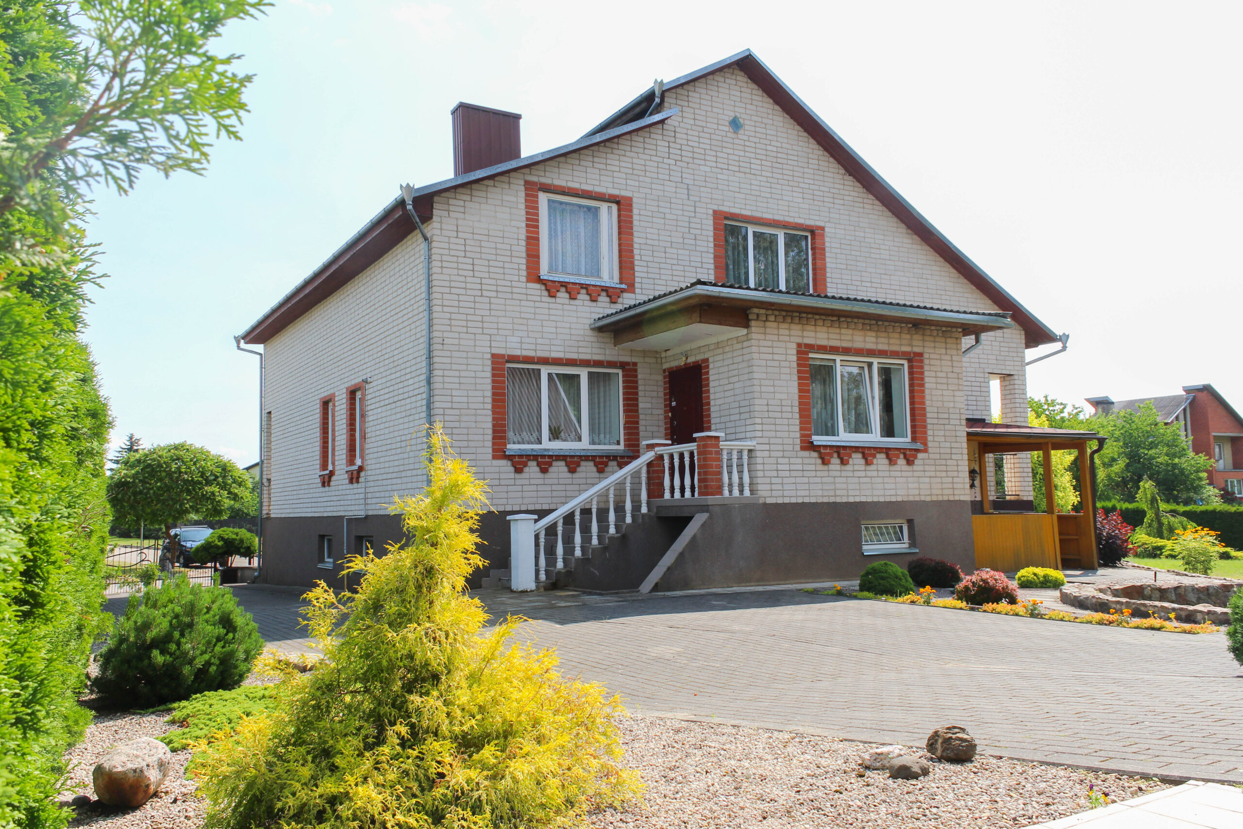 PARDUODAMAS erdvus gyvenamasis namas Naujosios Akmenės mieste