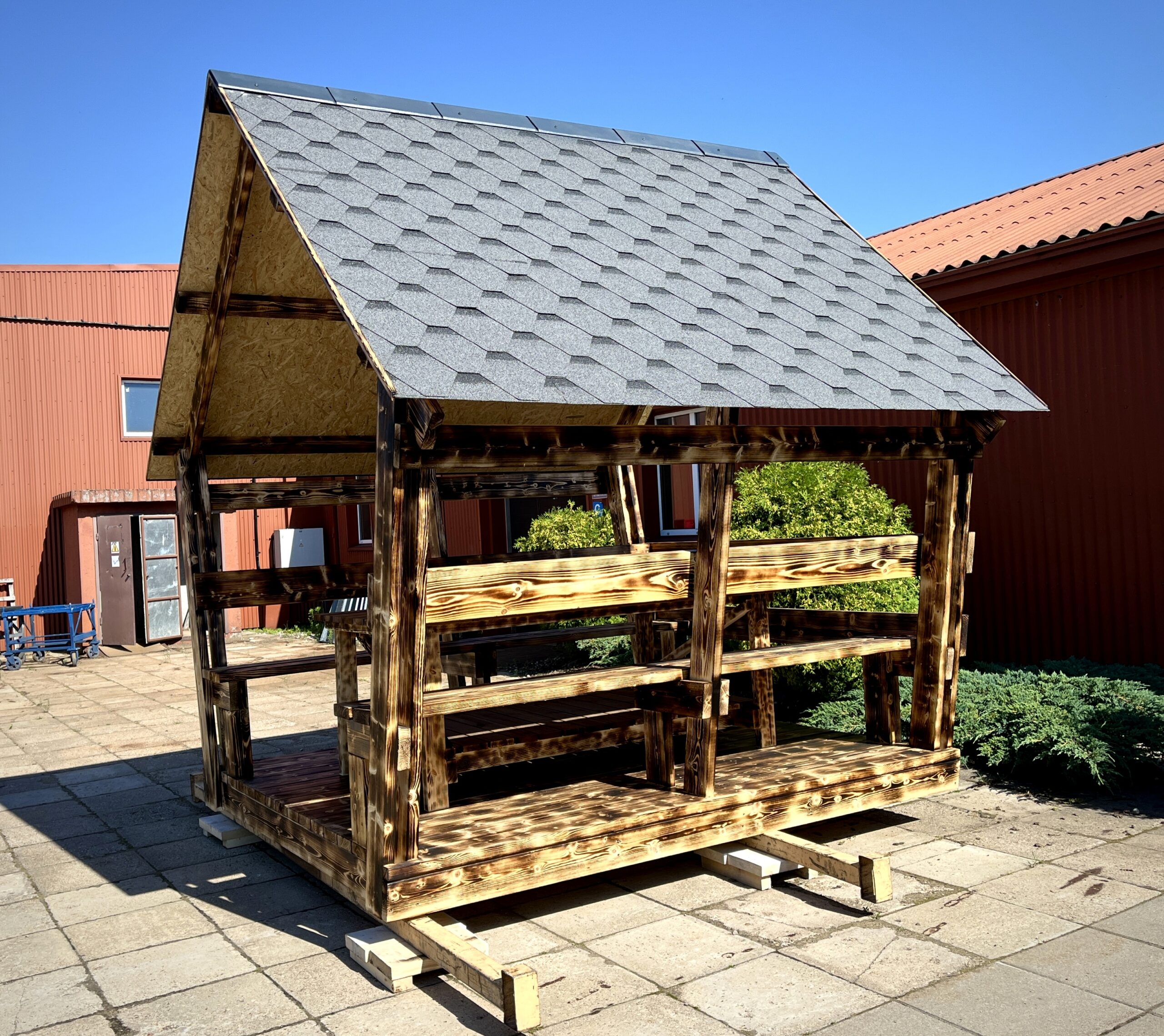 Parduodama pavėsinė (10+ asmenų)