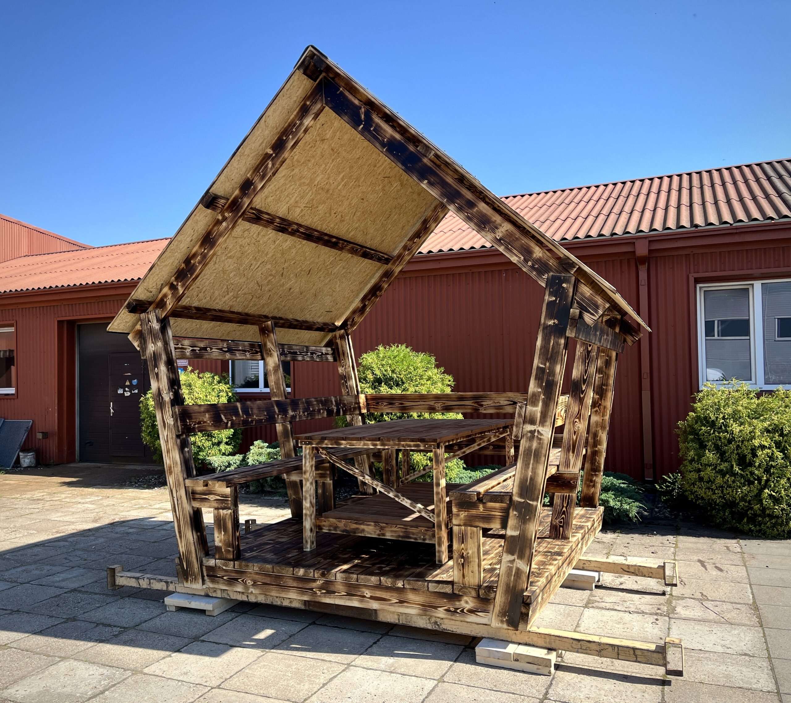 Parduodama pavėsinė (10+ asmenų)