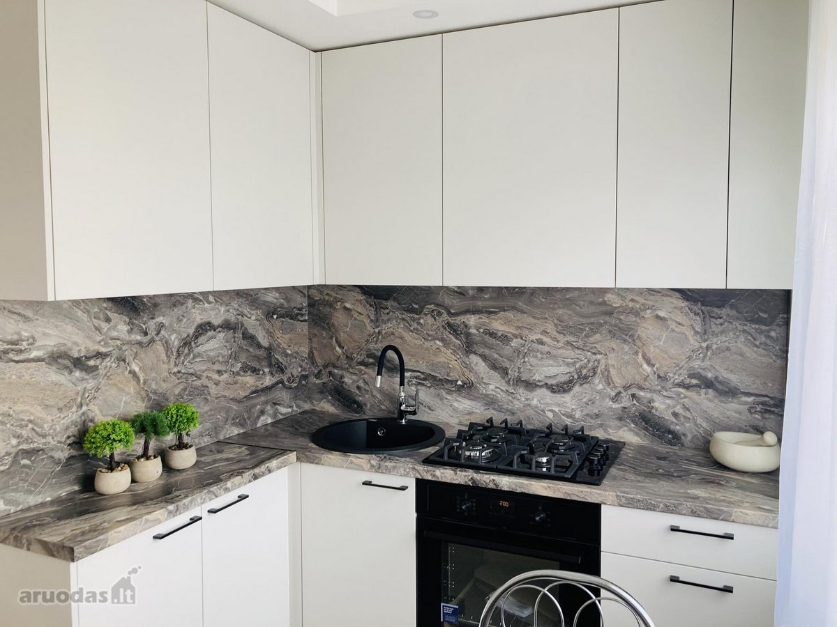 Parduodamas 2 kambarių butas Klaipėdoje.