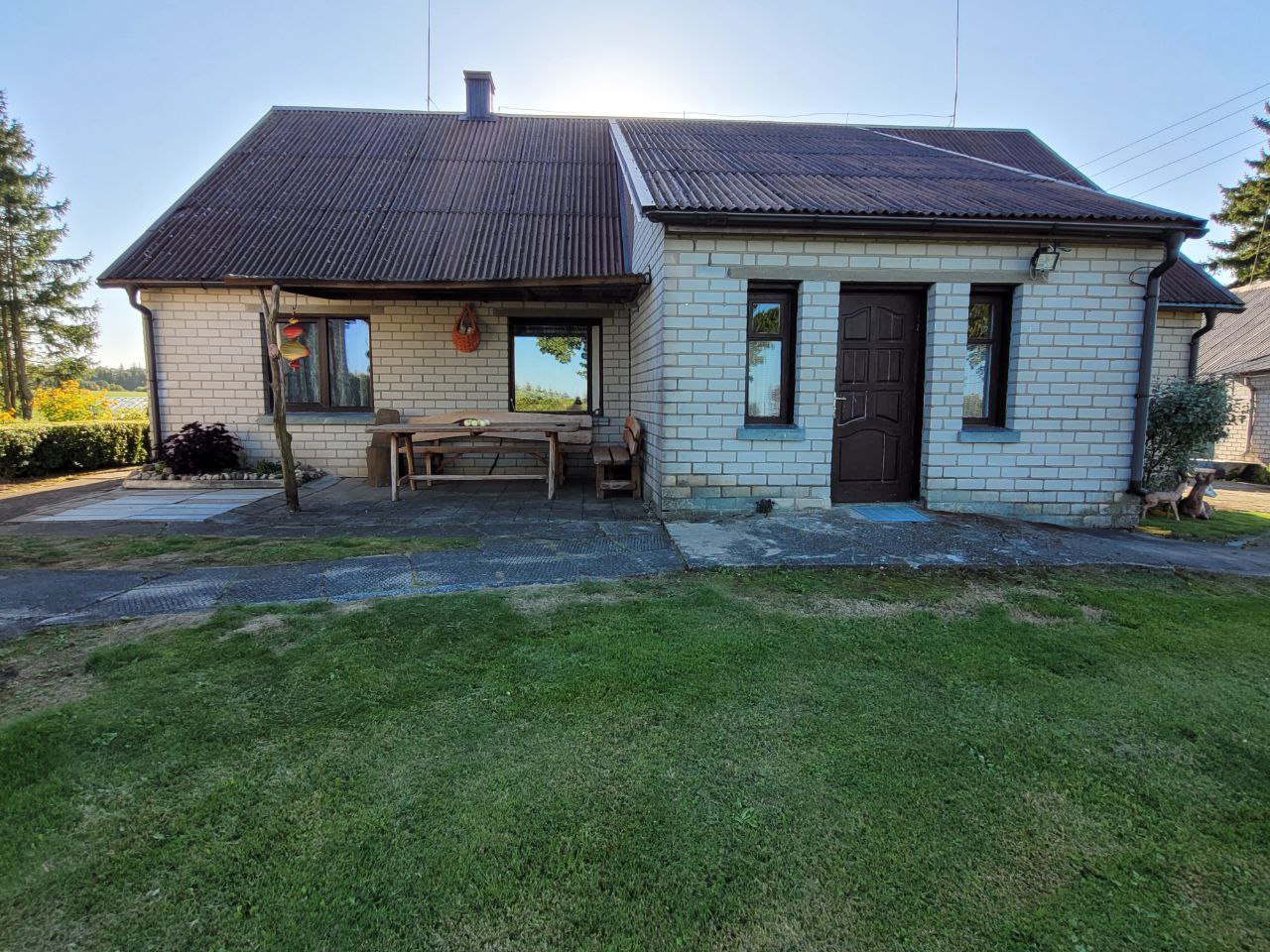 Parduodamas namas su sklypu