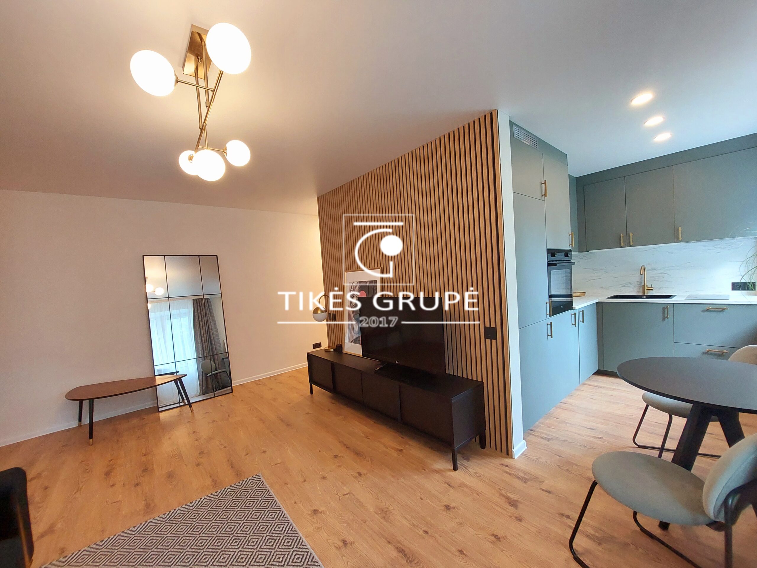 Parduodamas stilingas 2 kambarių butas