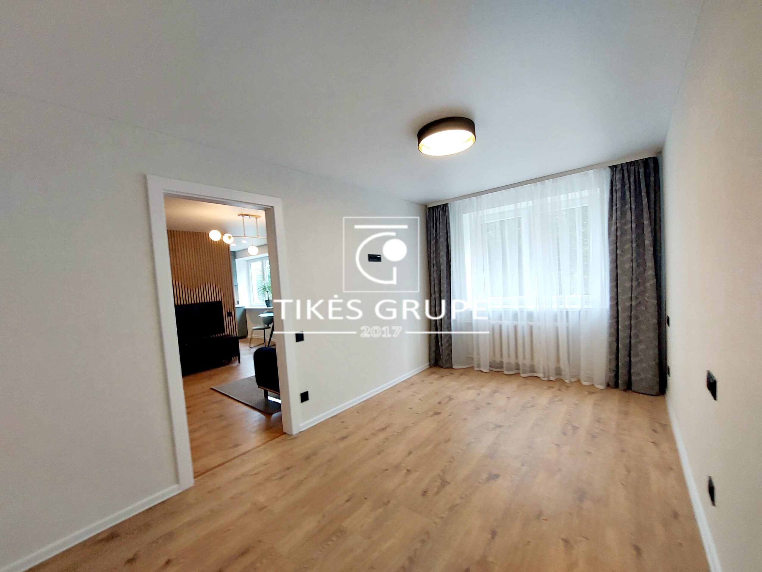 Parduodamas stilingas 2 kambarių butas