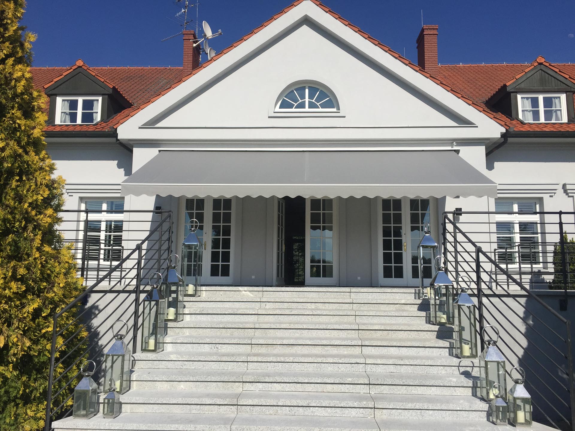 Šiuolaikiški Roletai ir Apšvietimas Jūsų Namams