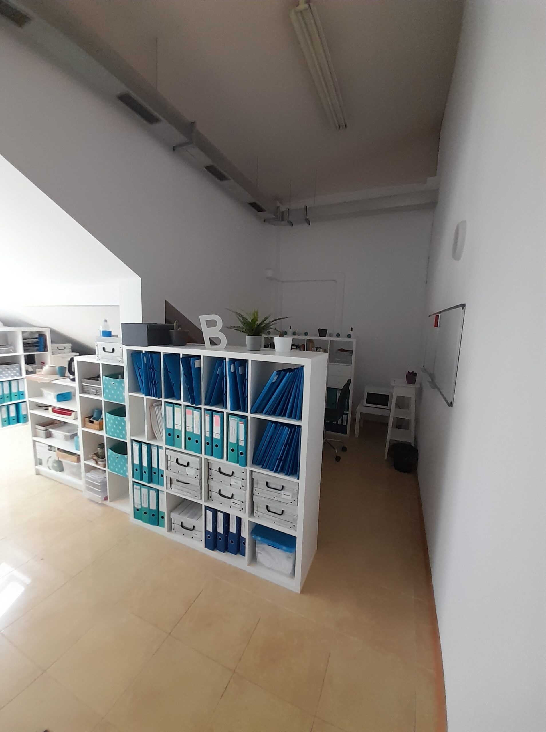 Išnuomojamos 54 kv.m. Patalpos, ofisui, grožio salonui. Senamiestyje.