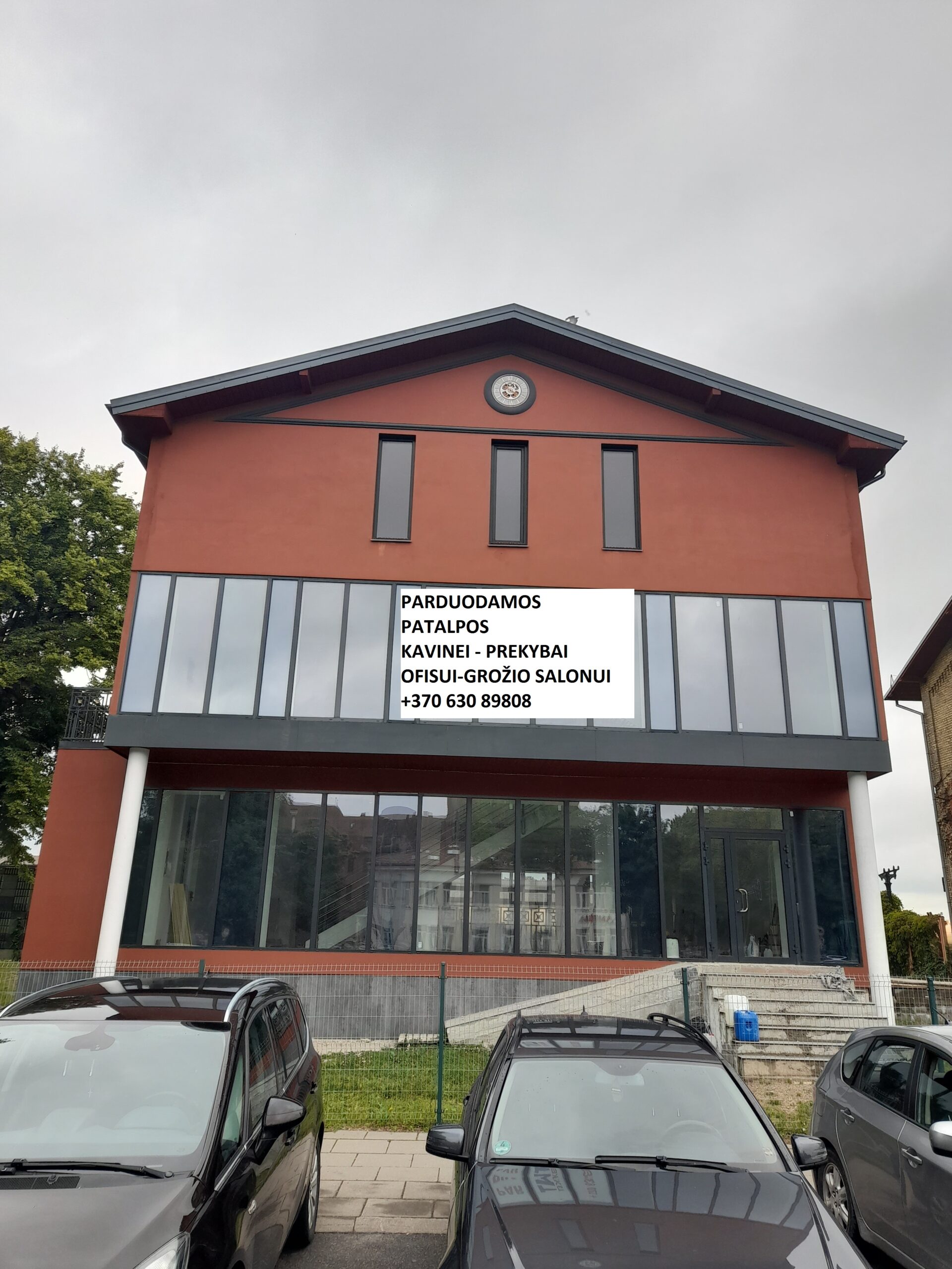 Parduodamos 200 kv.m. Komercinės – paslaugų ar ofisui tinkančios patalpos centre Priestočio g. 3 aukštas