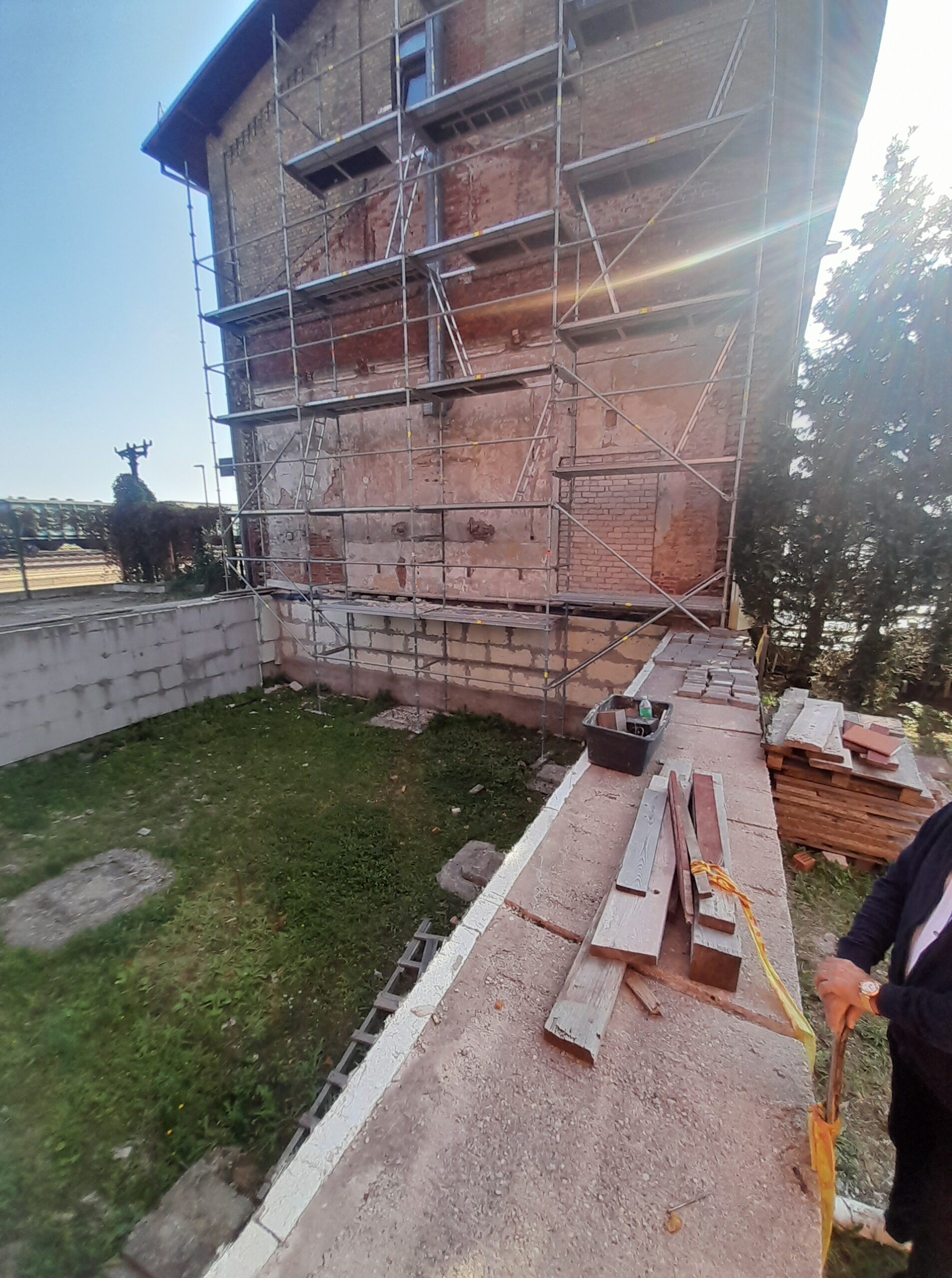 Parduodamas 3 arų sklypas su 100 kv.m. pamatais miesto centre Priestočio g.