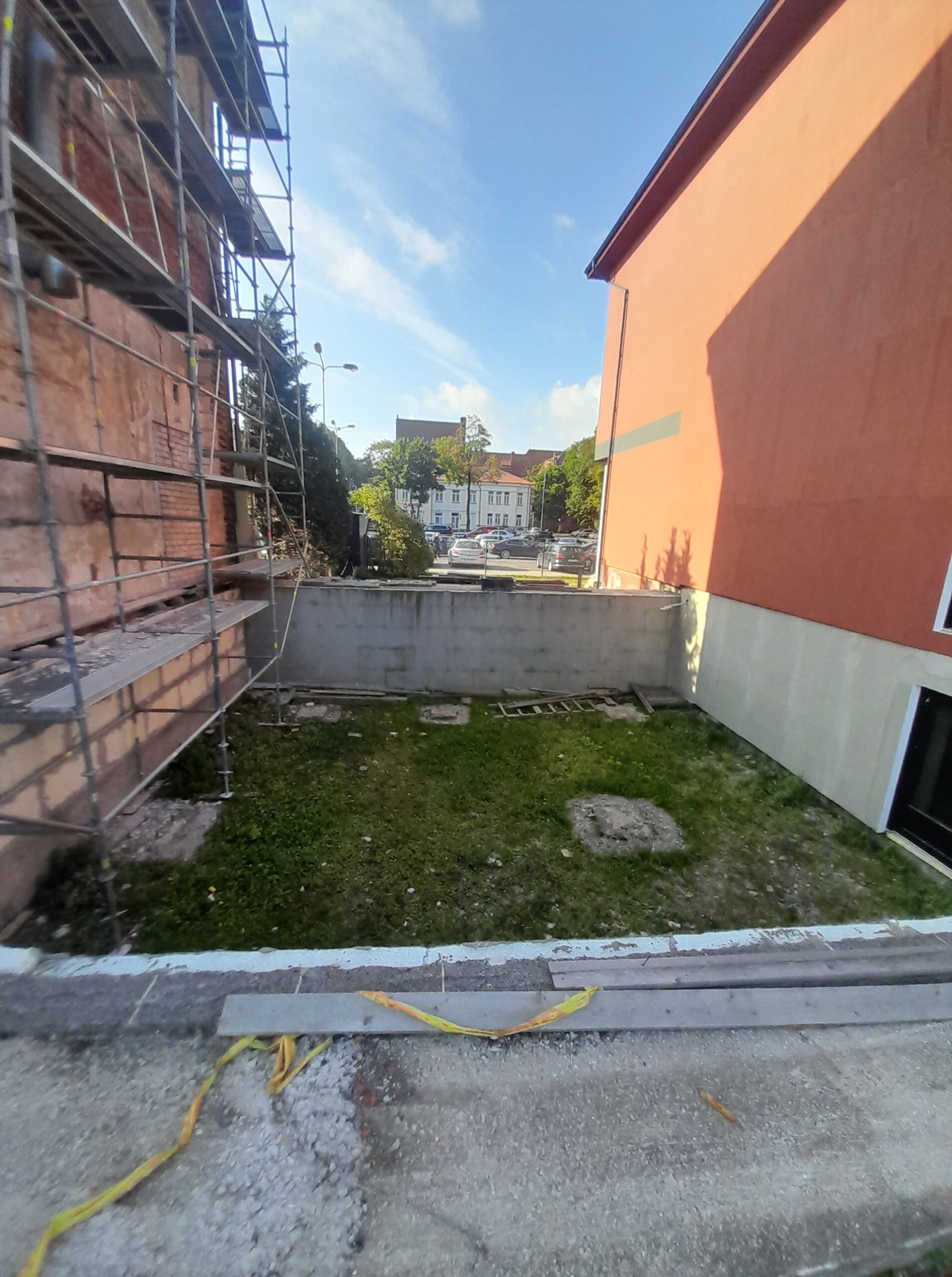 Parduodamas 3 arų sklypas su 100 kv.m. pamatais miesto centre Priestočio g.