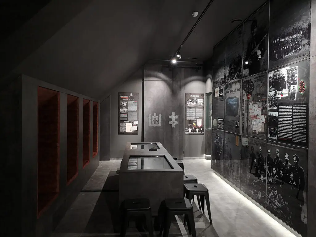 Šiuolaikiški Roletai ir Apšvietimas Jūsų Namams